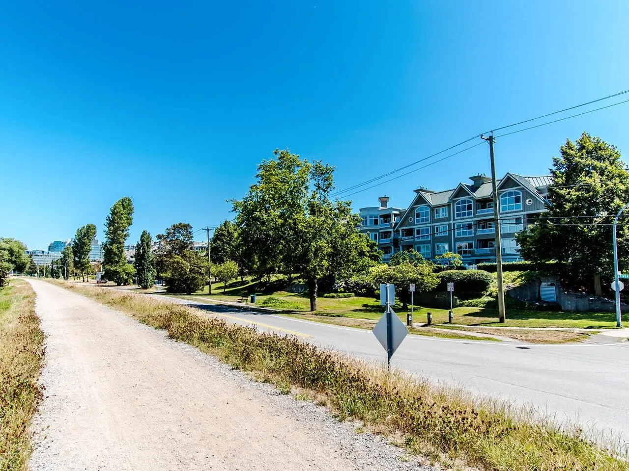 5900 Dover Crescent #117