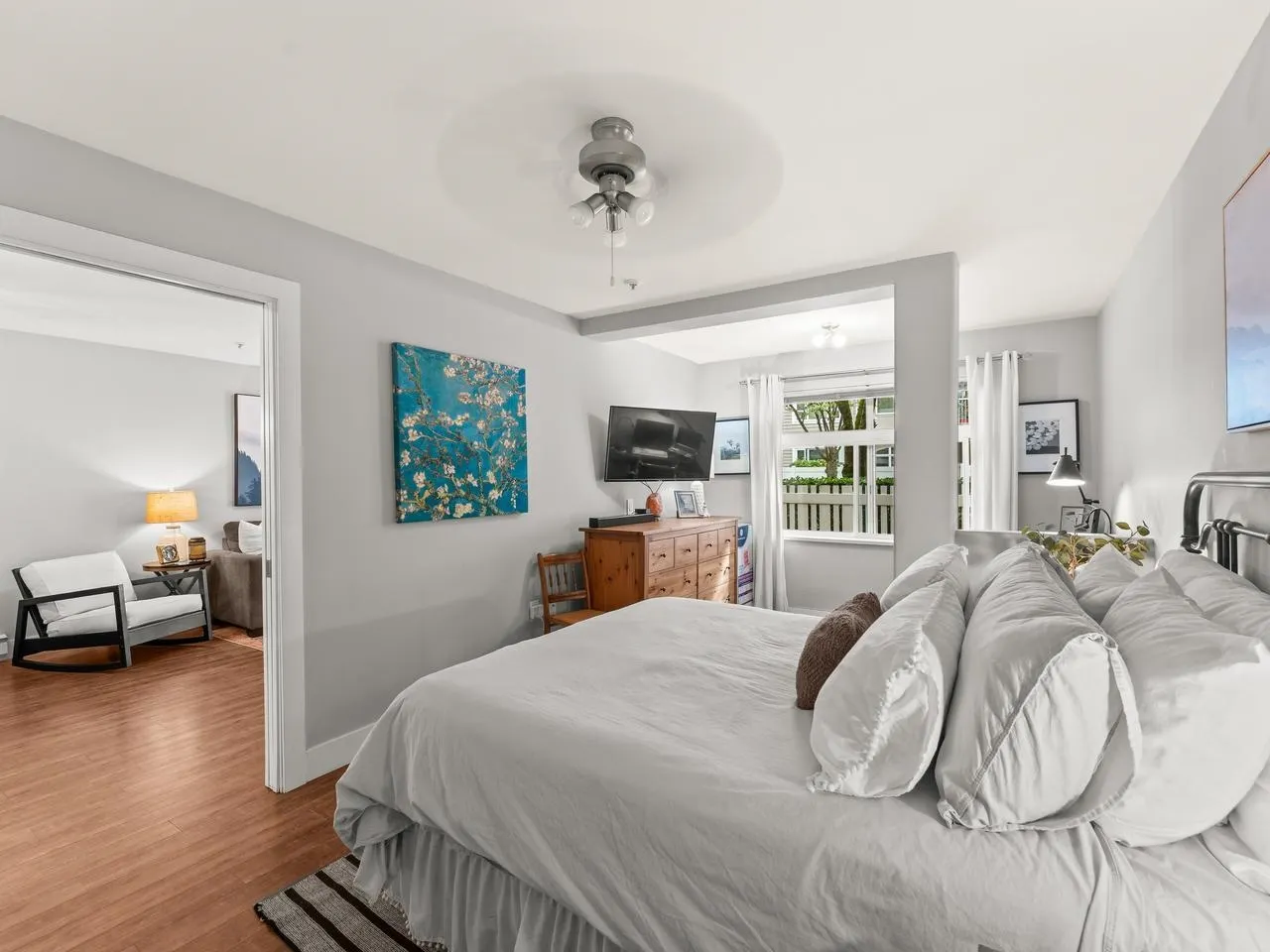 5900 Dover Crescent #117