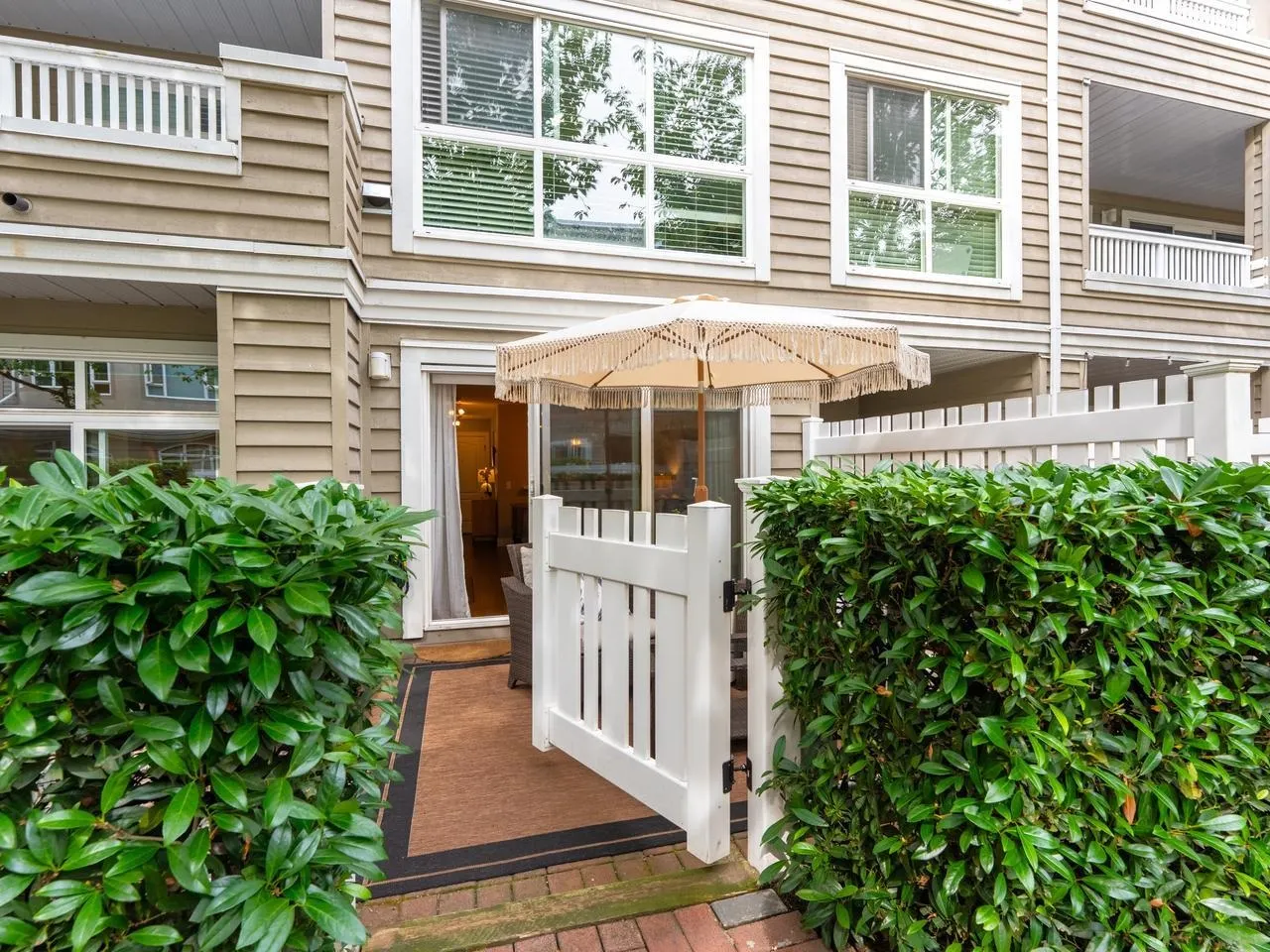 5900 Dover Crescent #117