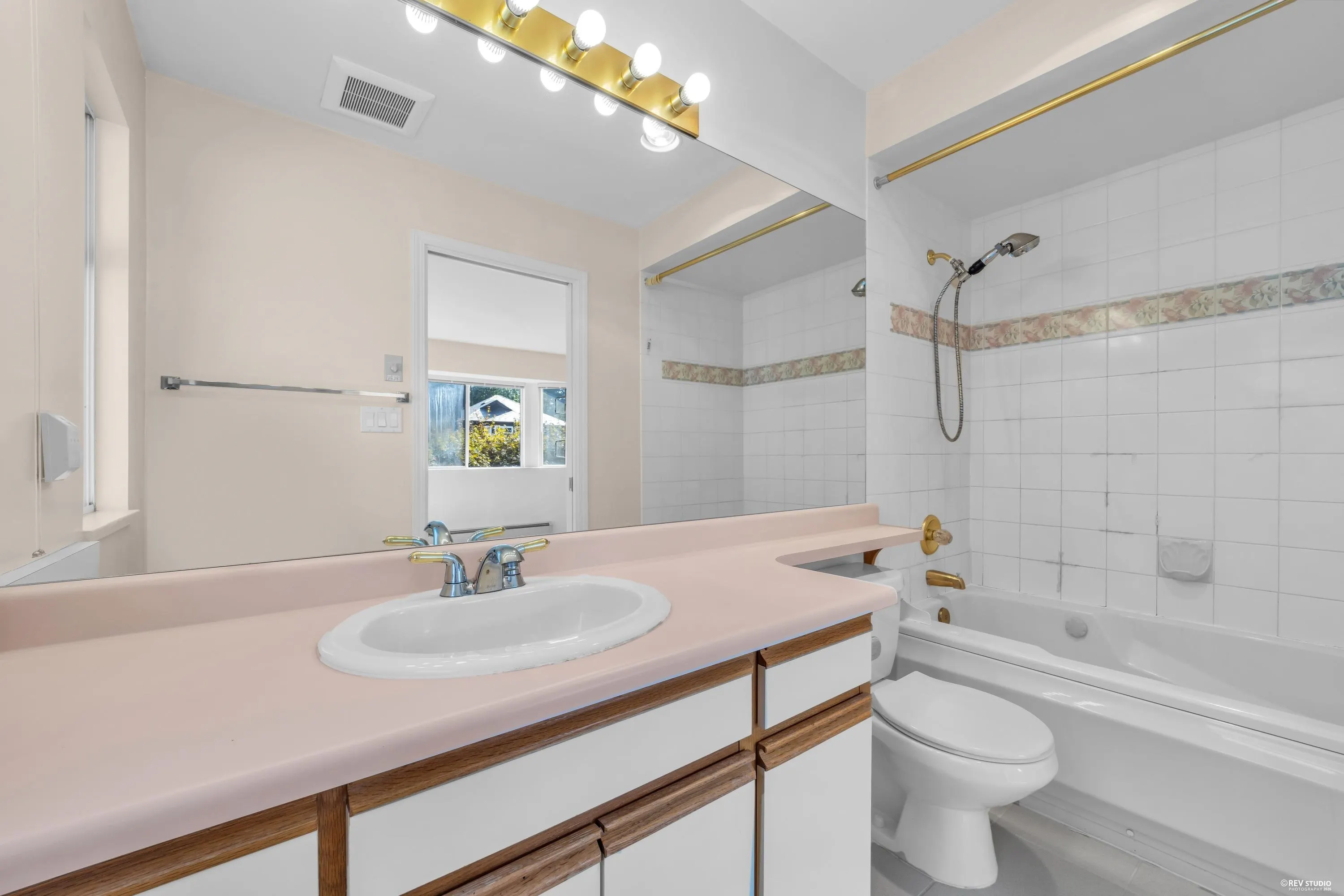 3681 Scales Place