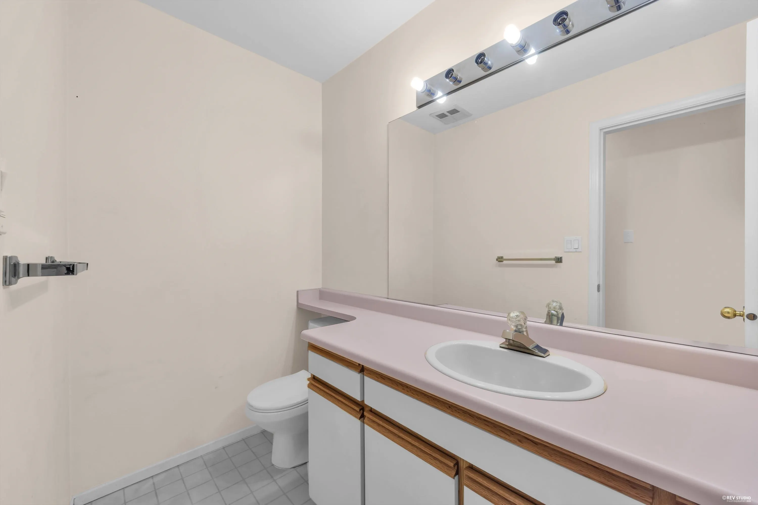 3681 Scales Place