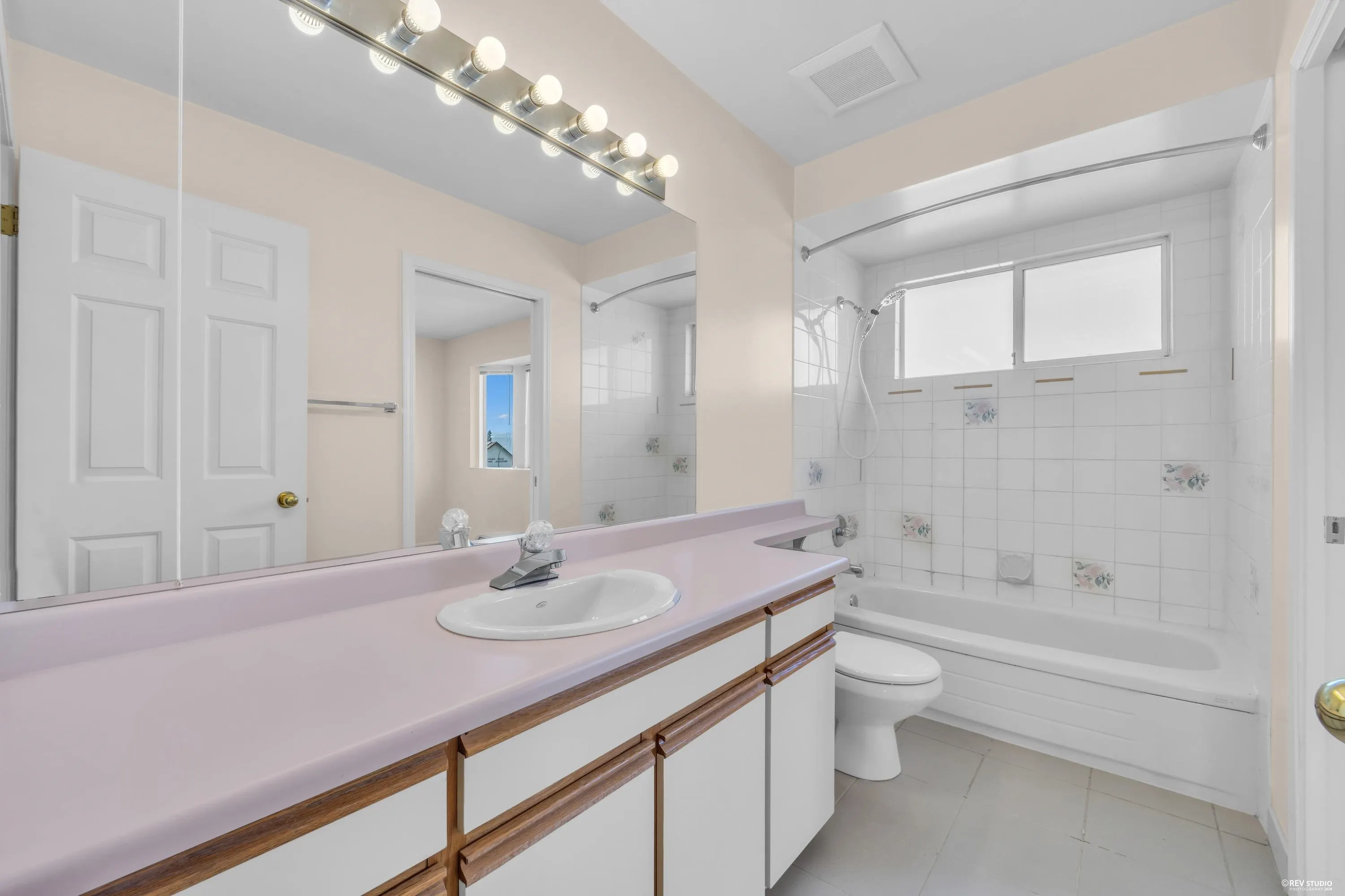 3681 Scales Place