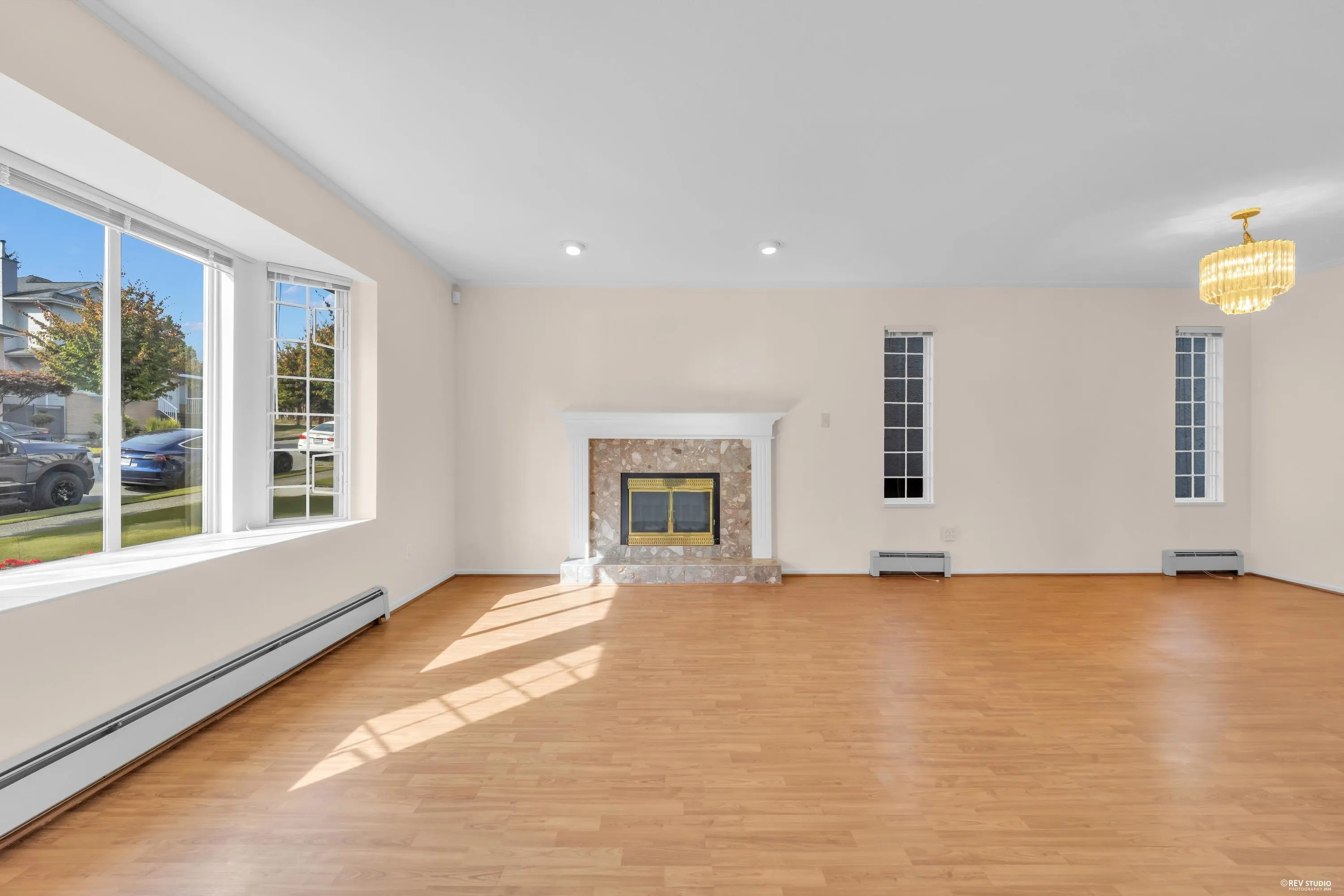 3681 Scales Place