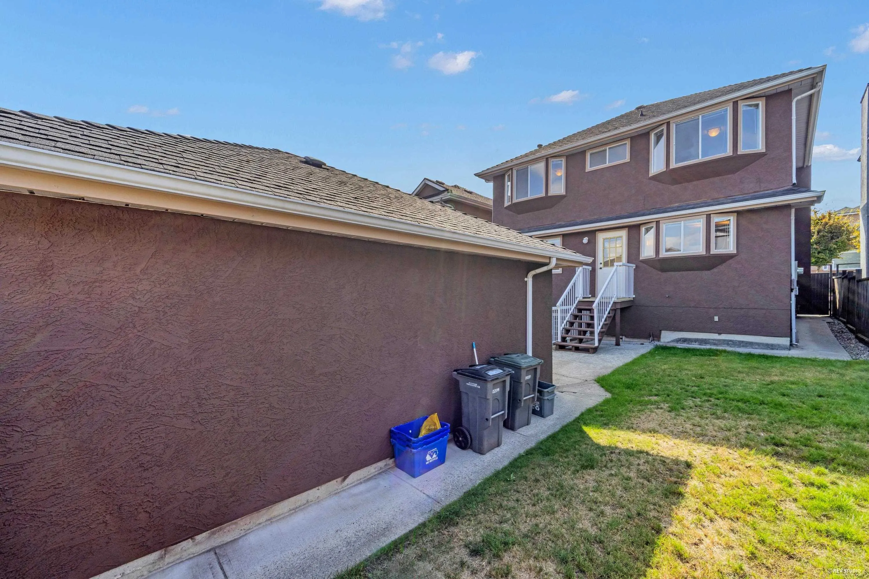 3681 Scales Place