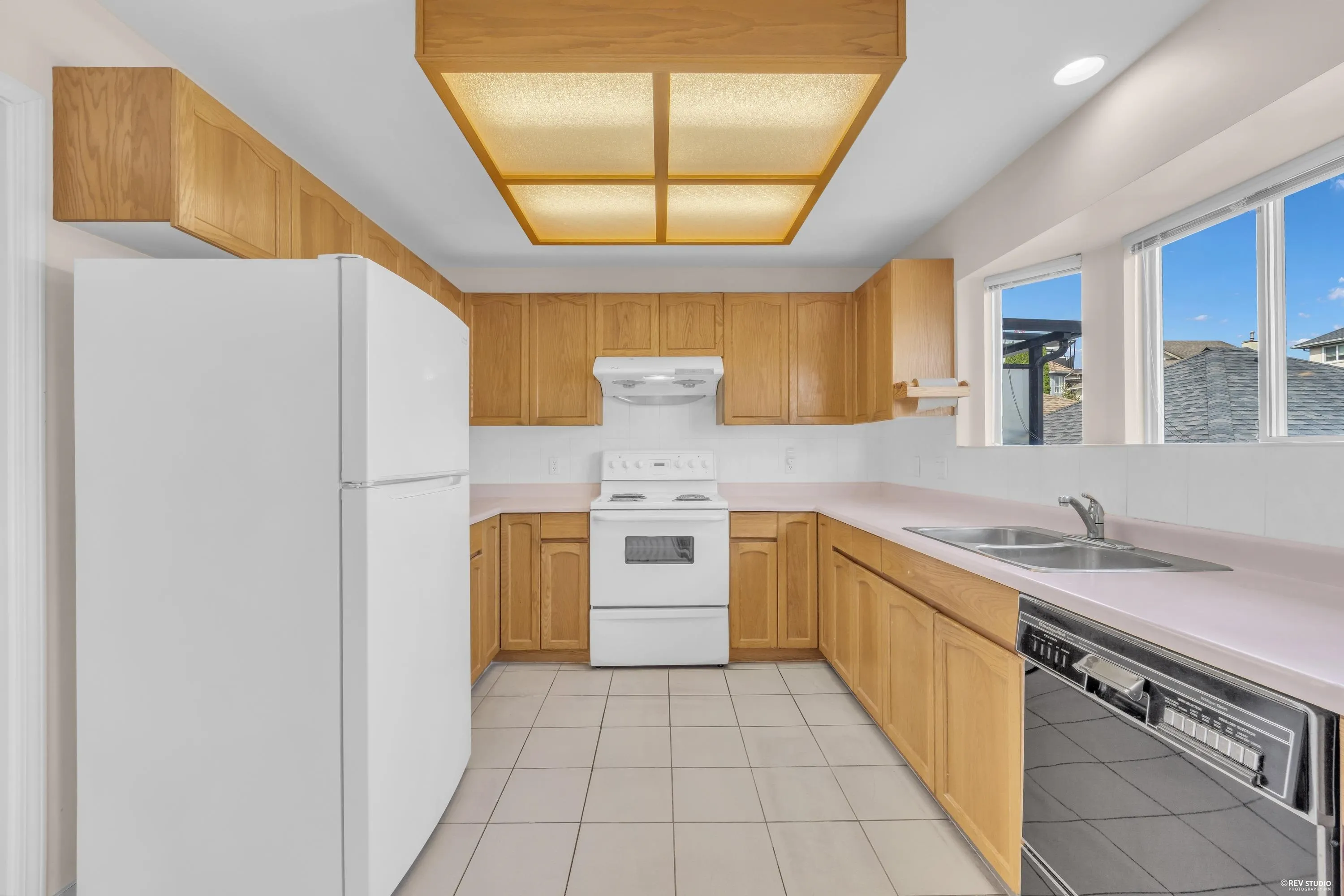 3681 Scales Place