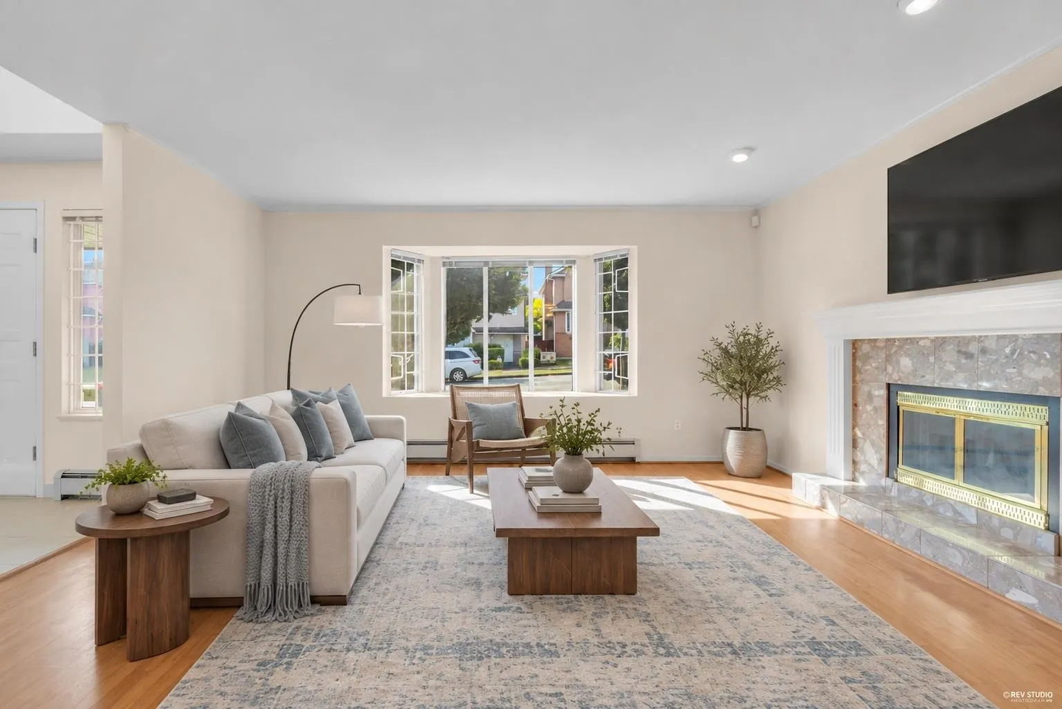 3681 Scales Place