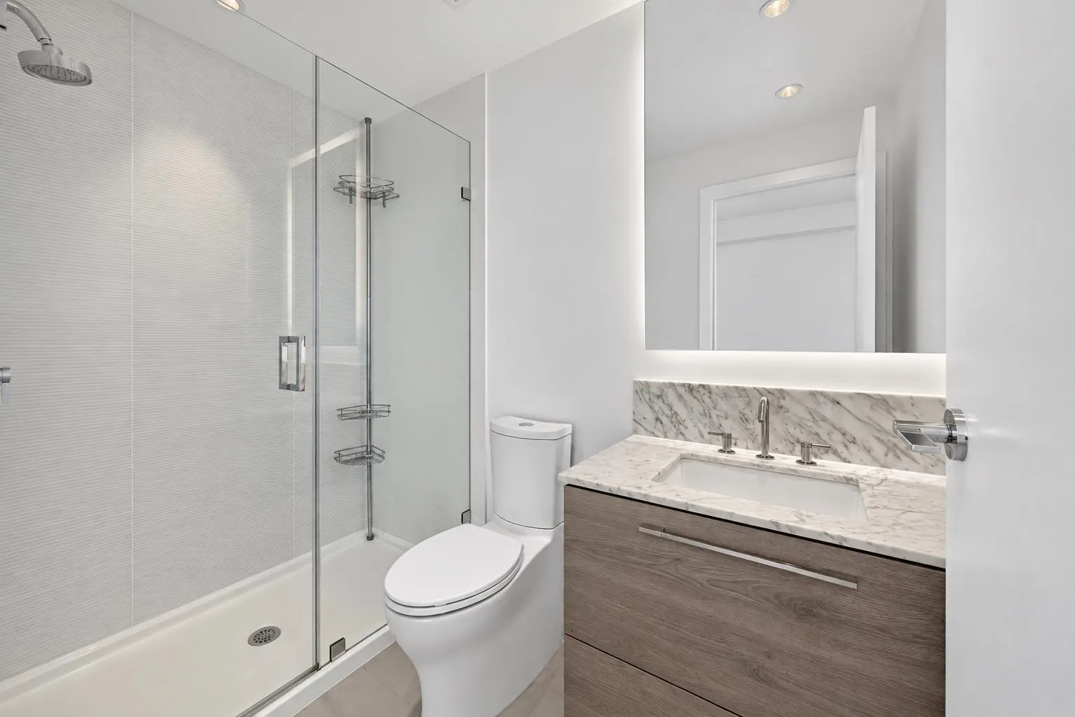 7388 Kingsway #2807