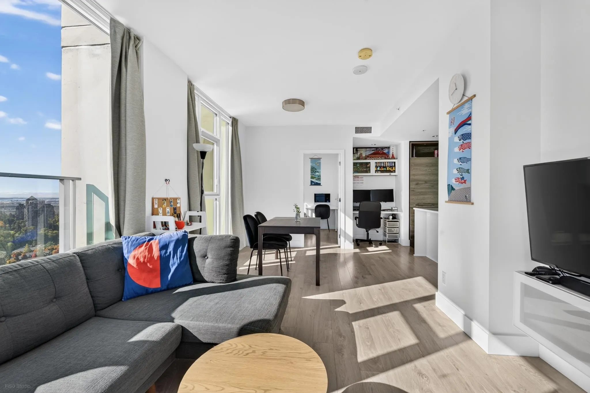 7388 Kingsway #2807