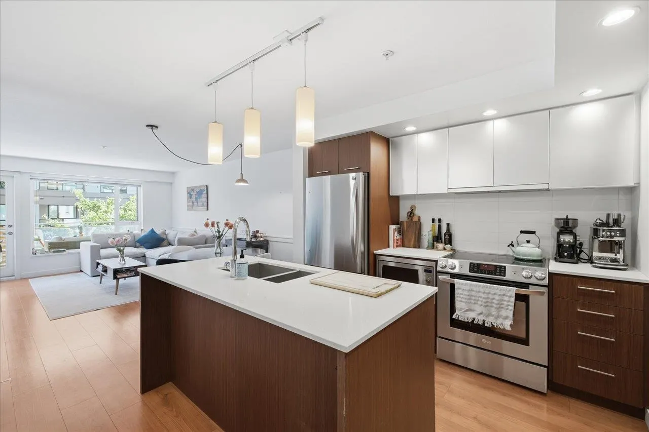 221 E 3rd Street #102