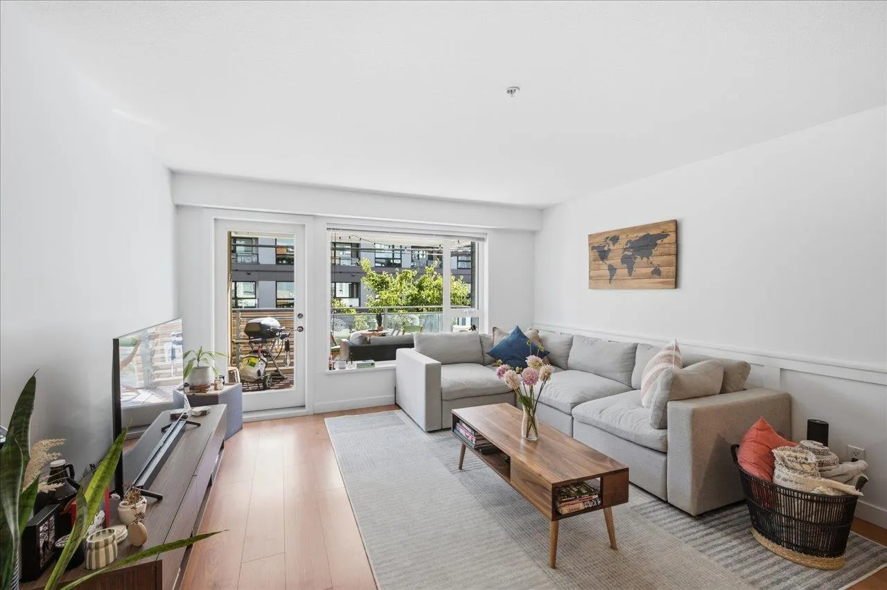 221 E 3rd Street #102