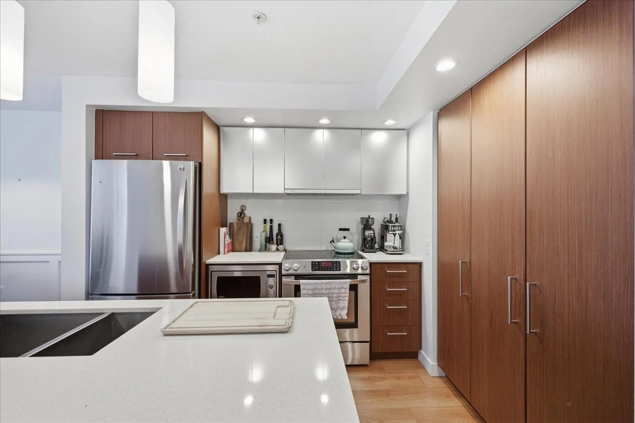 221 E 3rd Street #102
