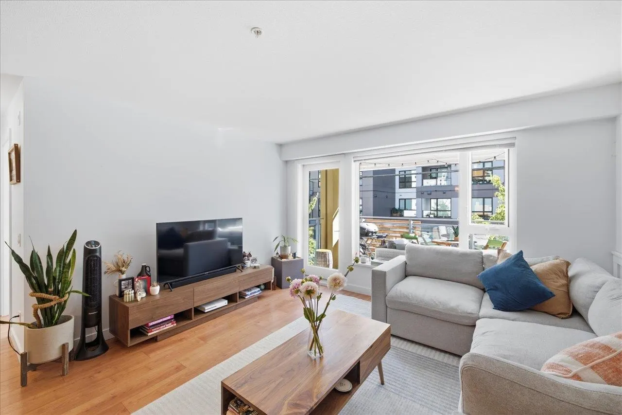221 E 3rd Street #102