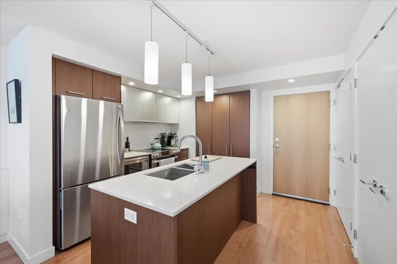 221 E 3rd Street #102