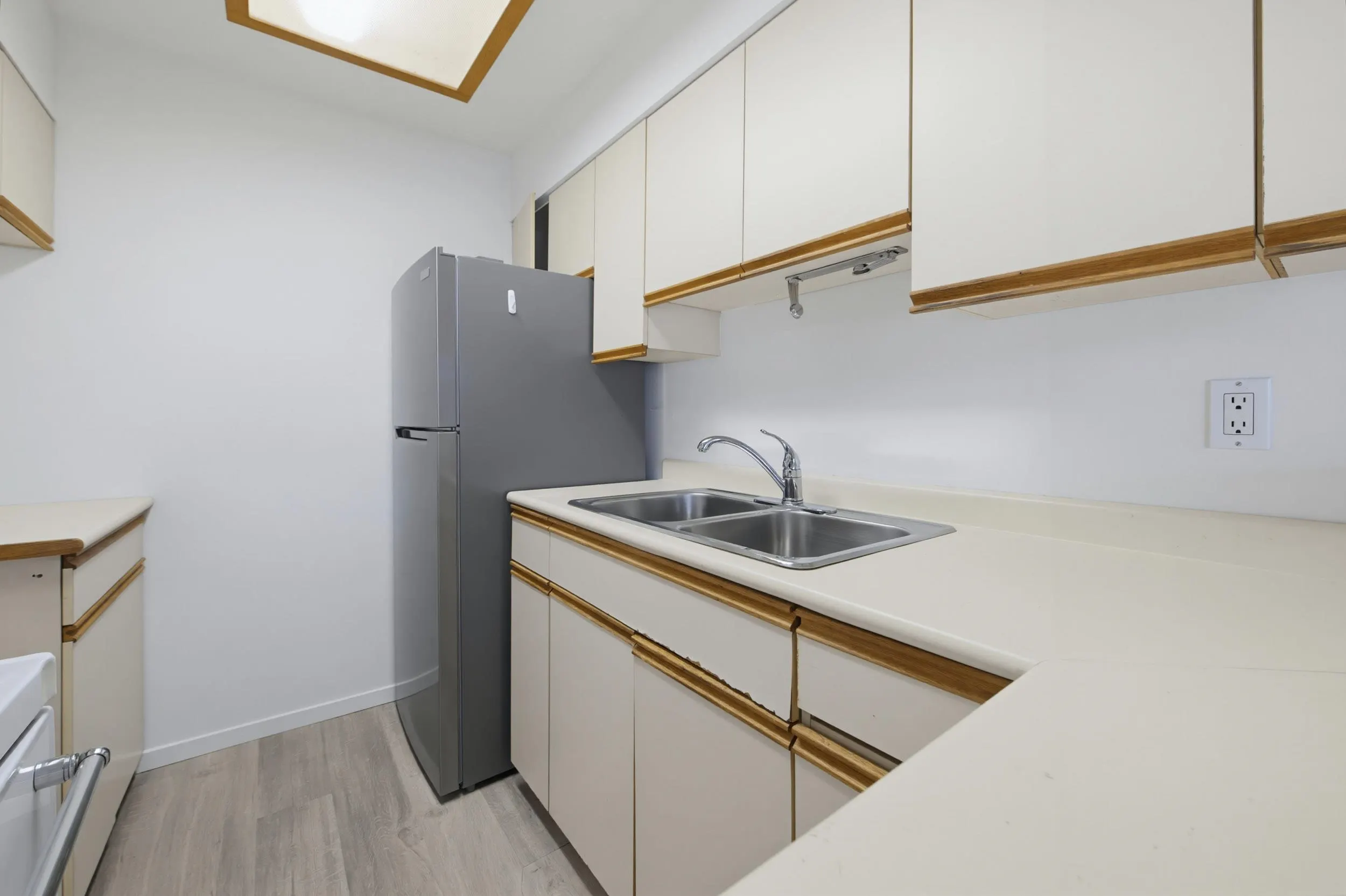 2125 W 2nd Avenue #301