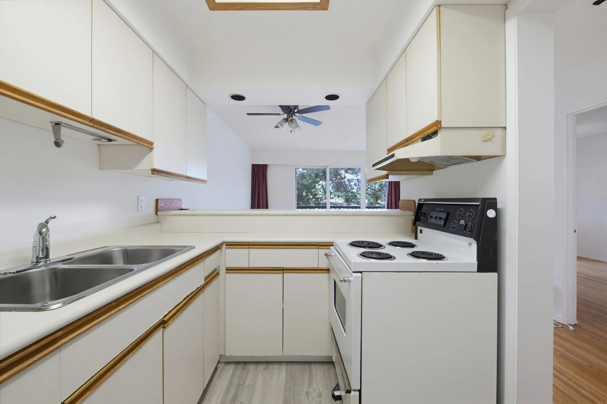 2125 W 2nd Avenue #301