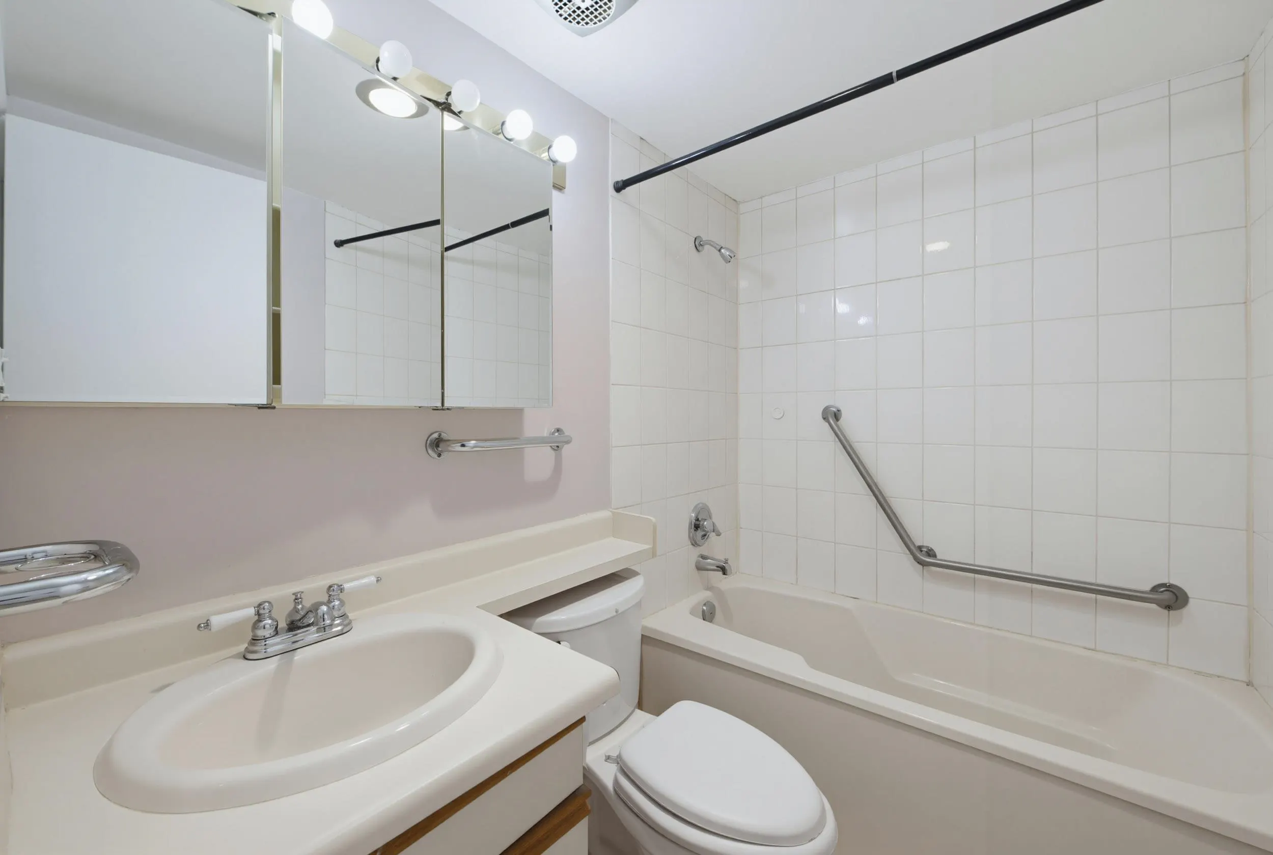 2125 W 2nd Avenue #301