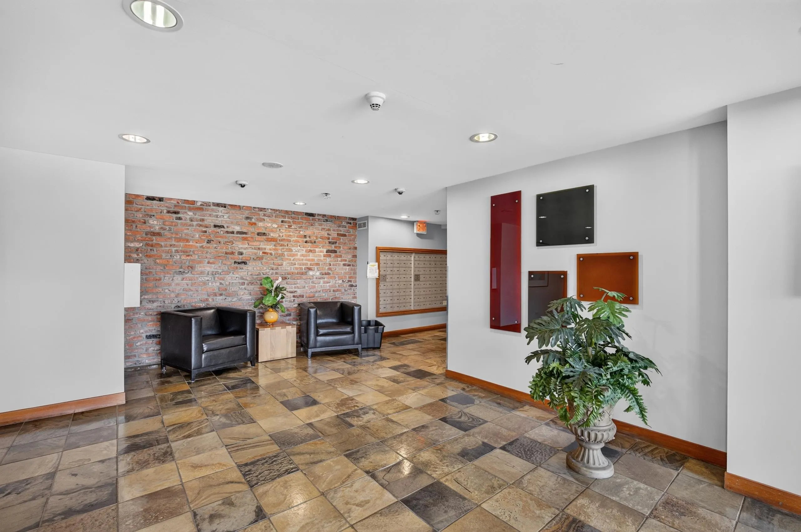 7 Rialto Court #201