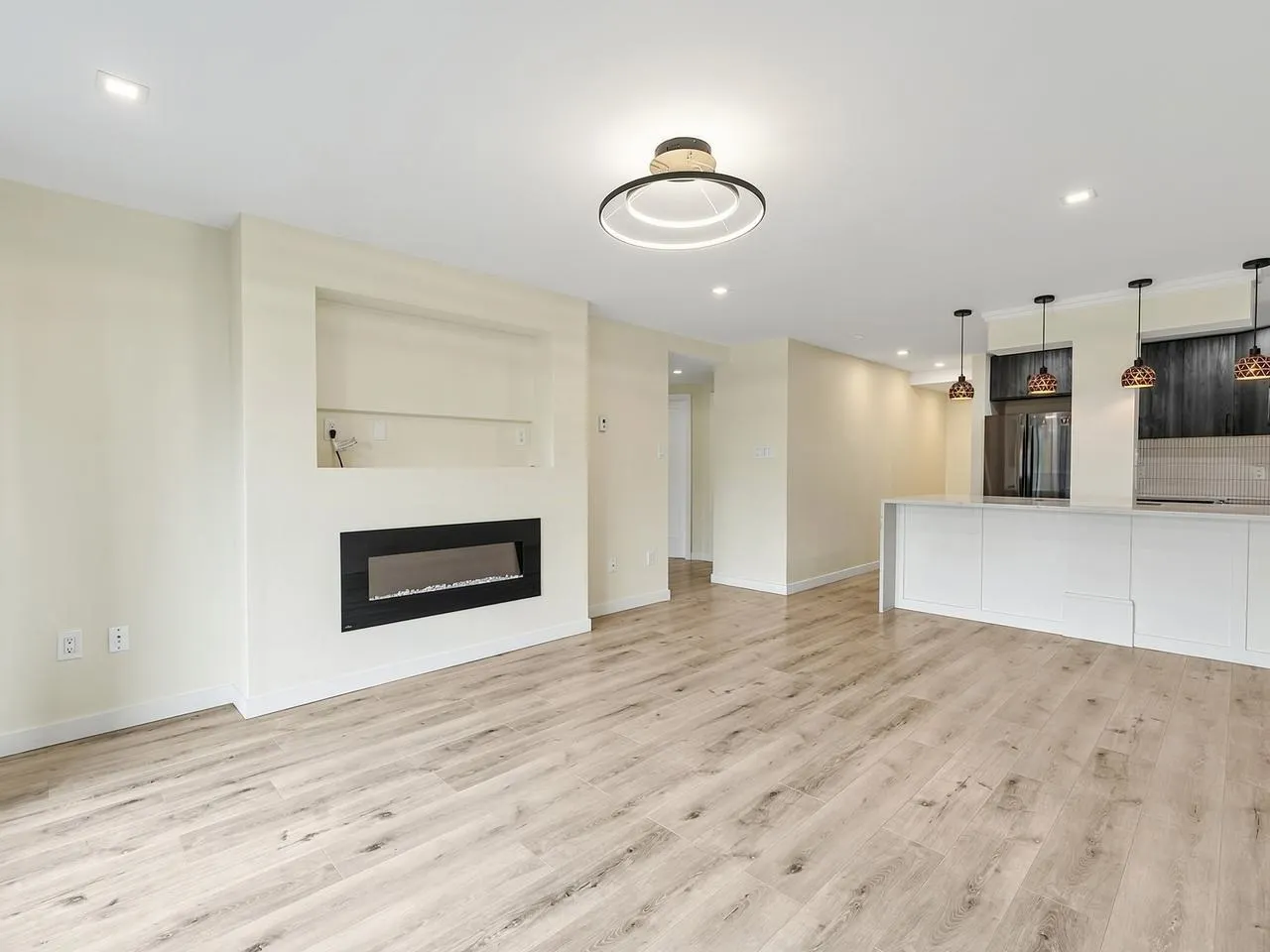 6595 Willingdon Avenue #901