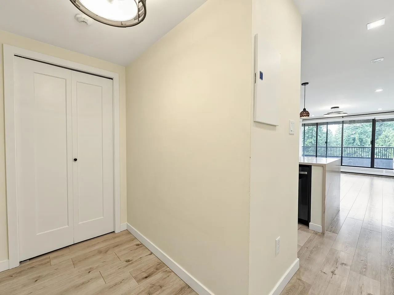 6595 Willingdon Avenue #901