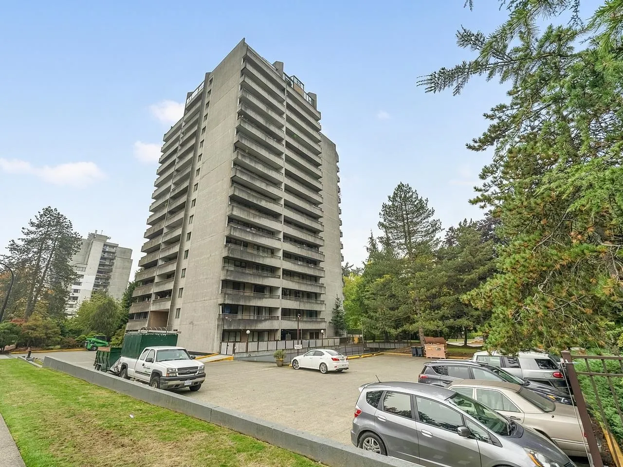 6595 Willingdon Avenue #901
