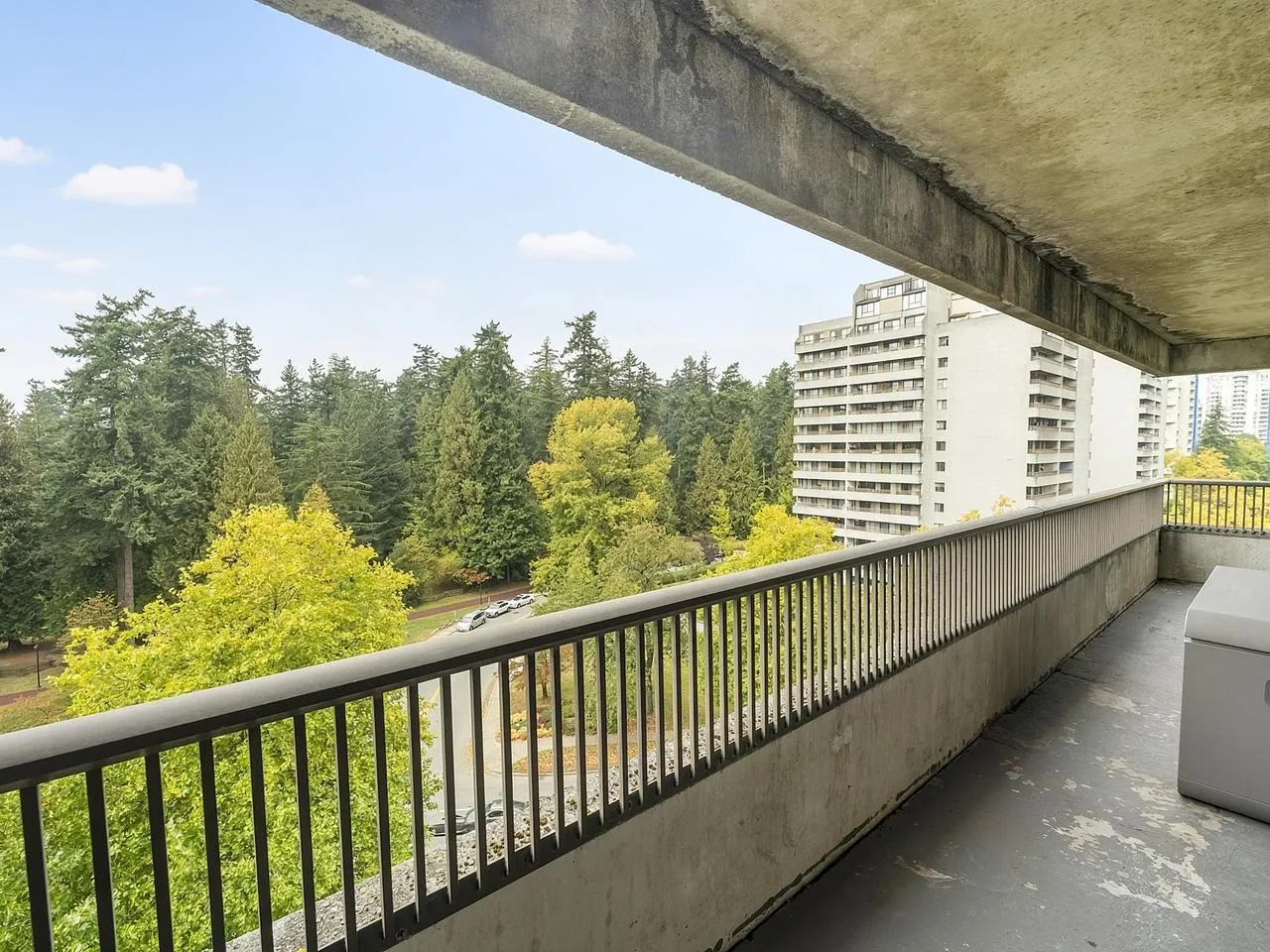 6595 Willingdon Avenue #901