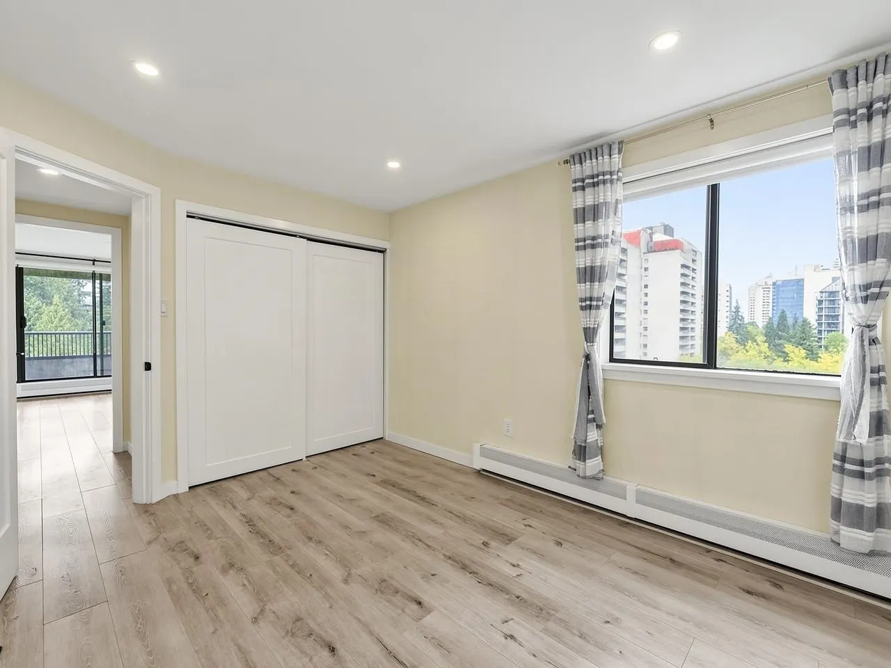 6595 Willingdon Avenue #901