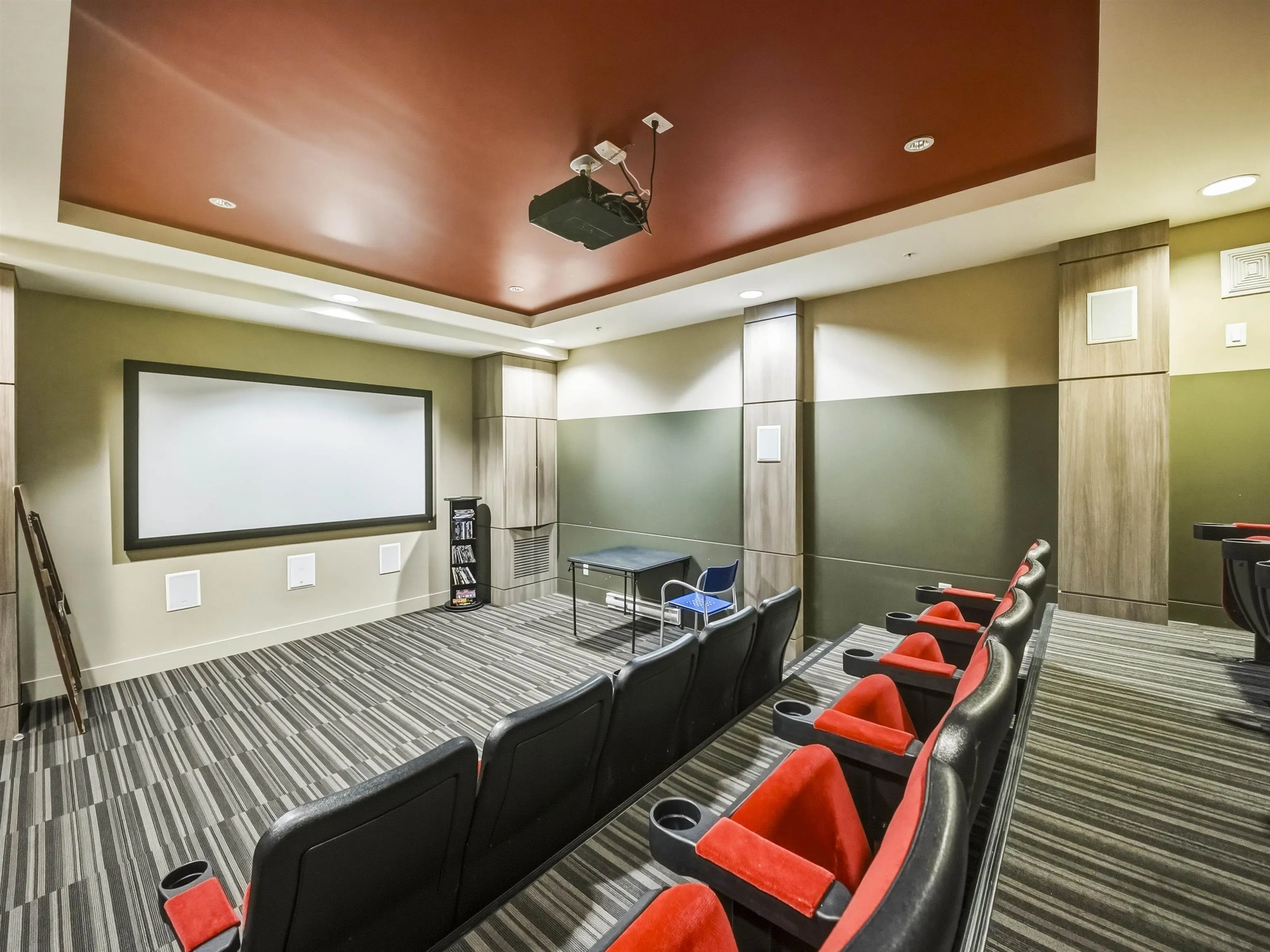 6480 194 Street #319