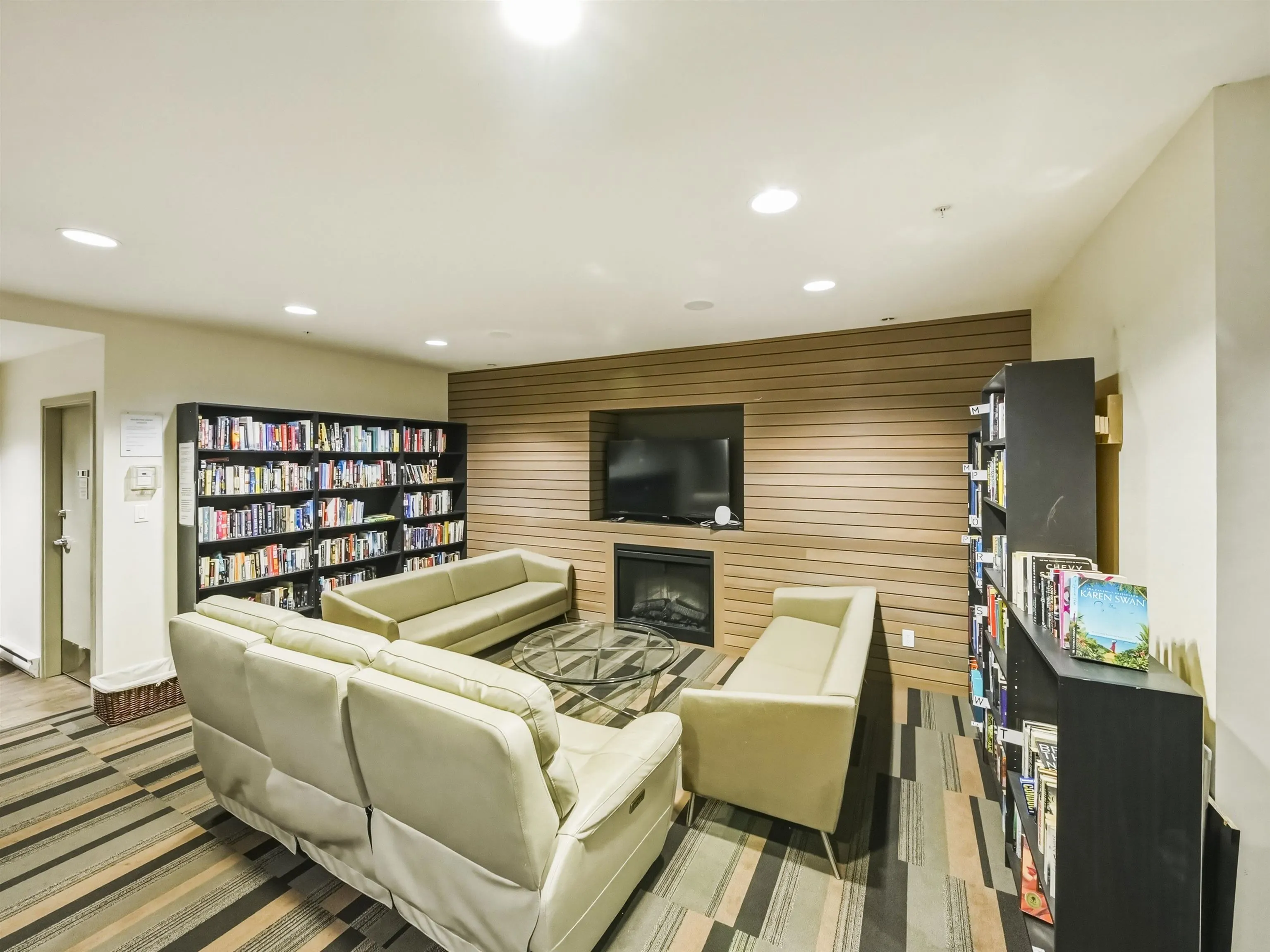 6480 194 Street #319