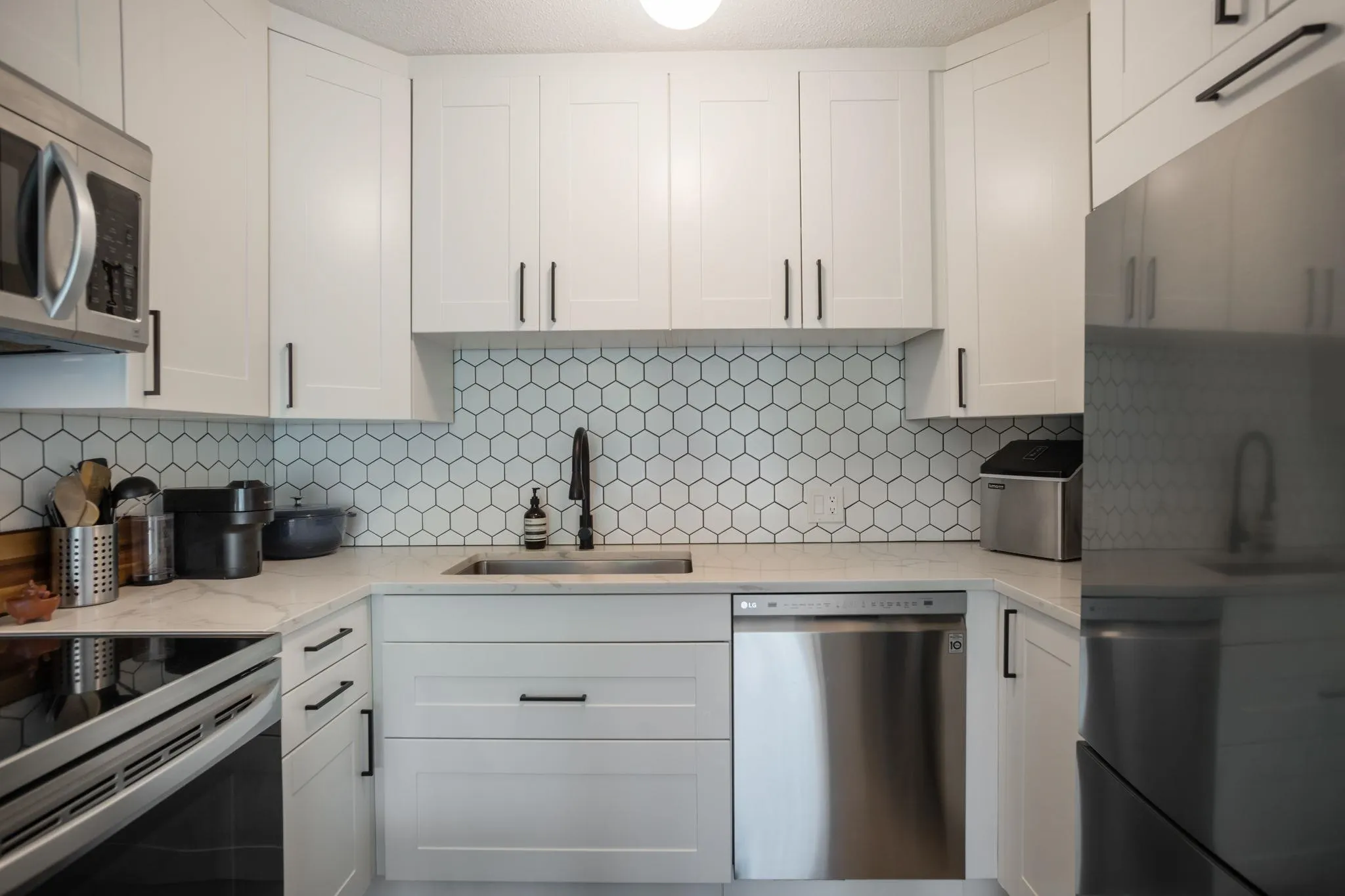 1864 Frances Street #405