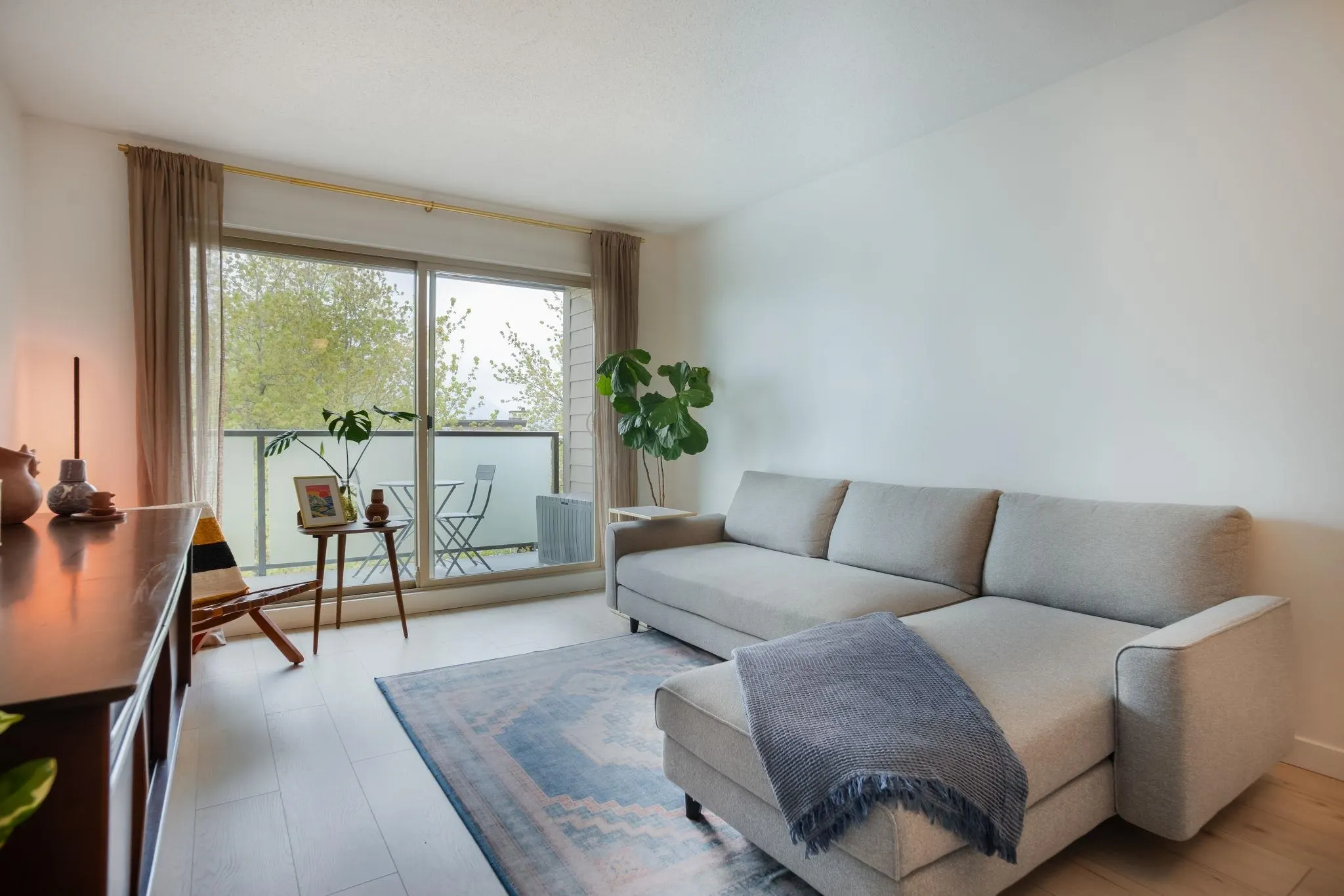 1864 Frances Street #405