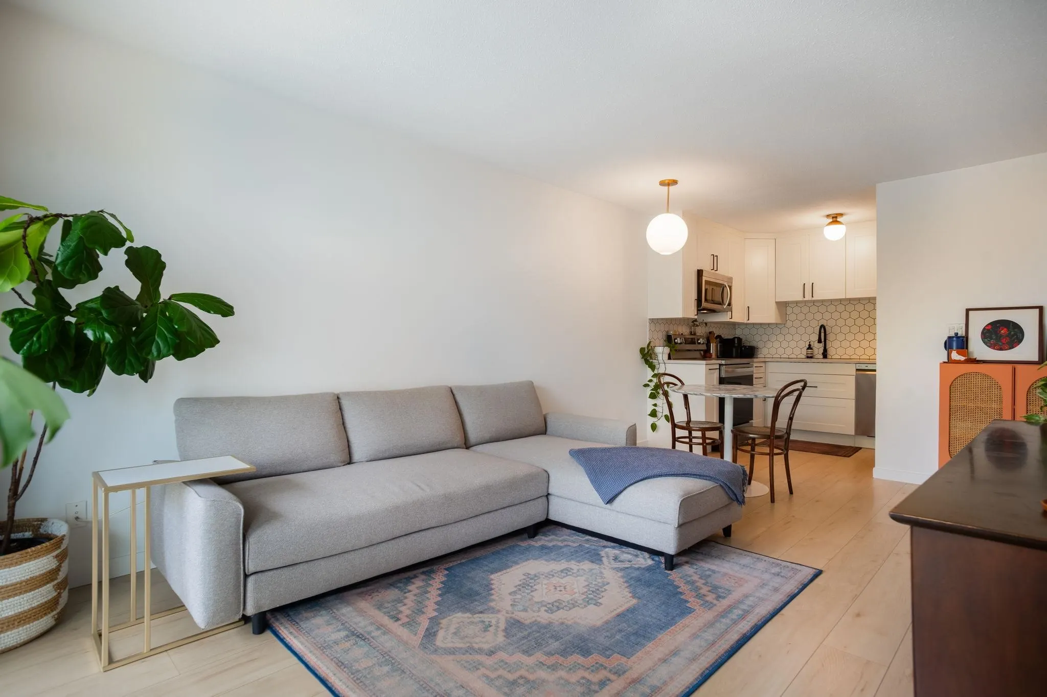 1864 Frances Street #405