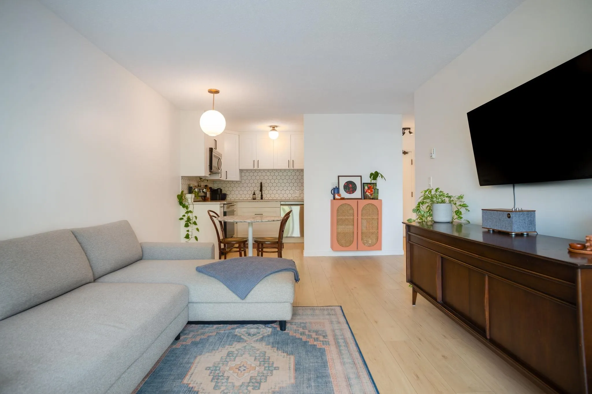 1864 Frances Street #405