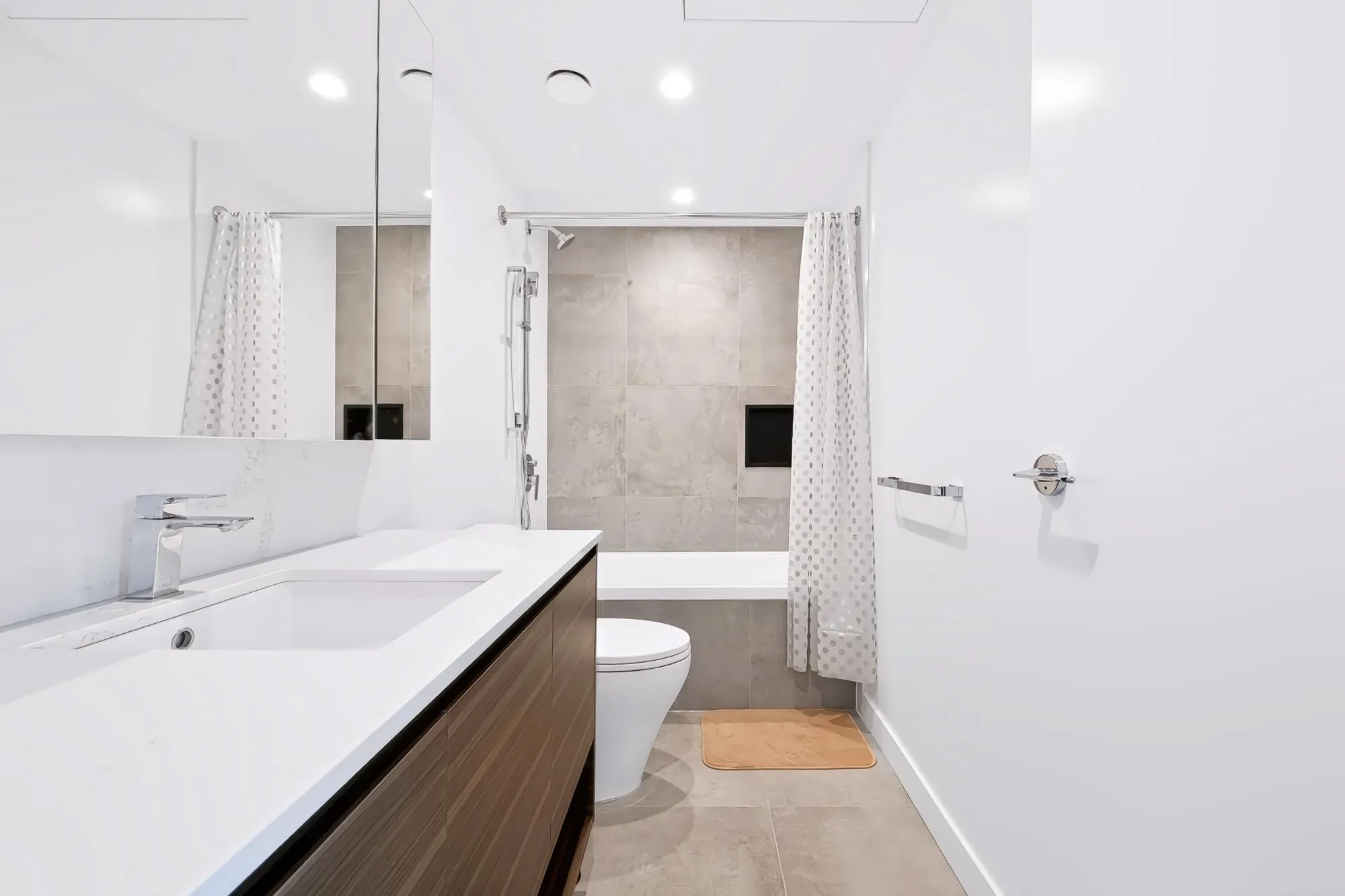13745 George Junction #901
