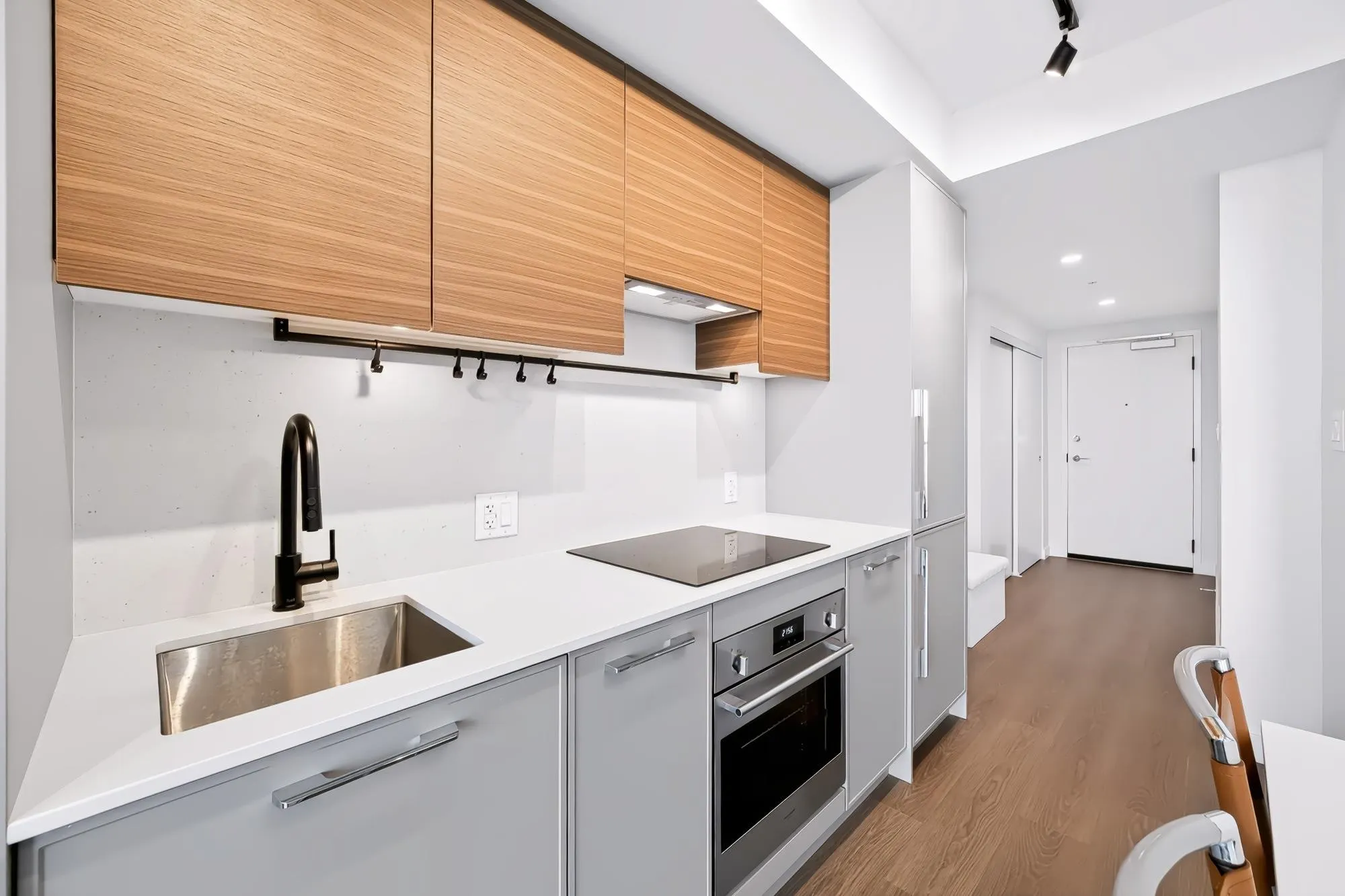 13745 George Junction #901