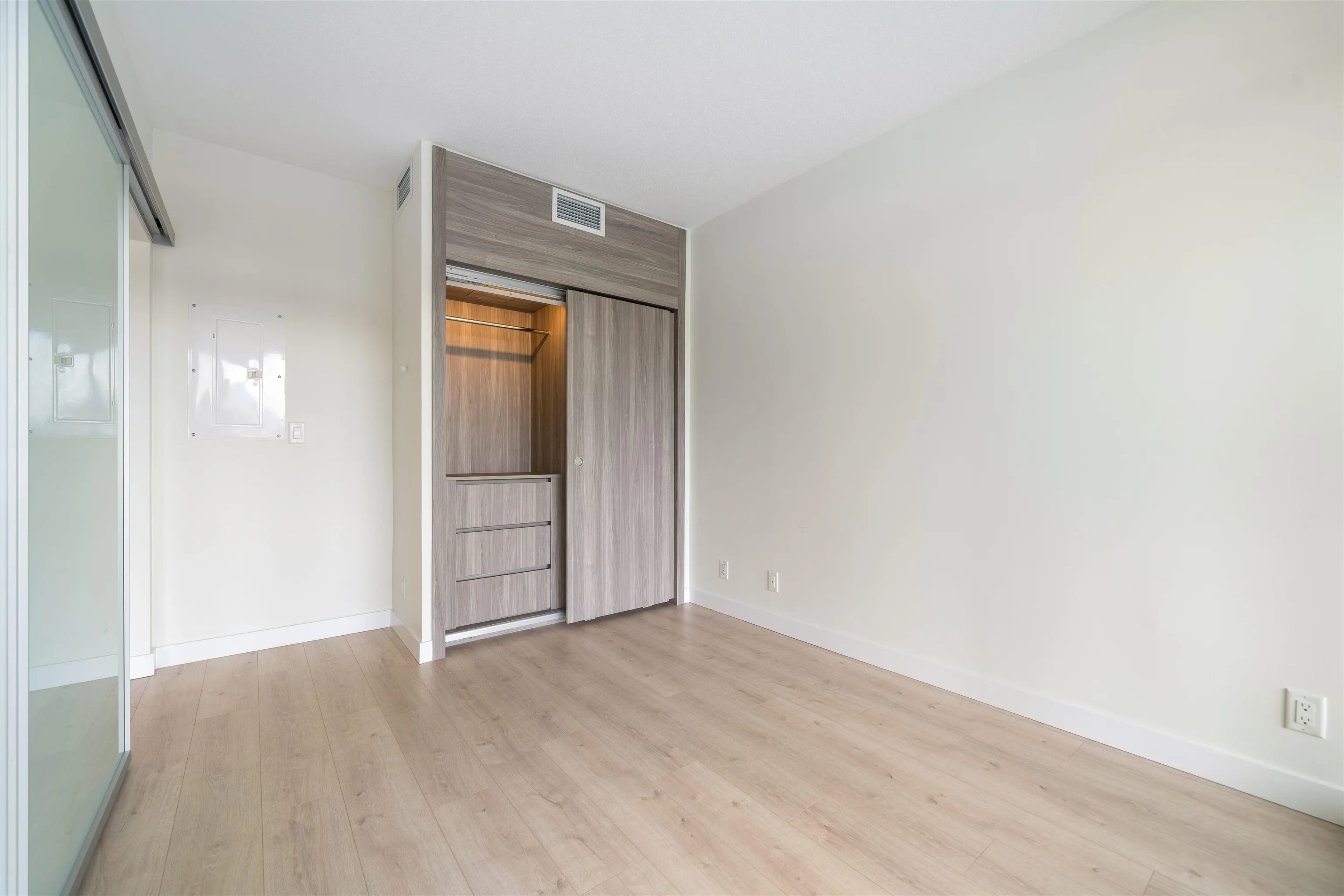 4890 Lougheed Highway #505