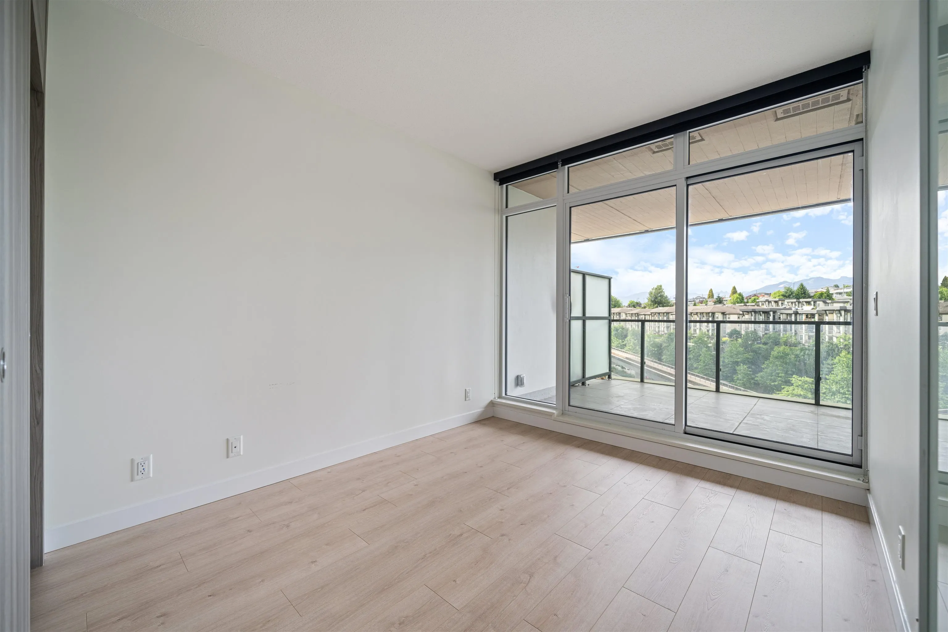 4890 Lougheed Highway #505