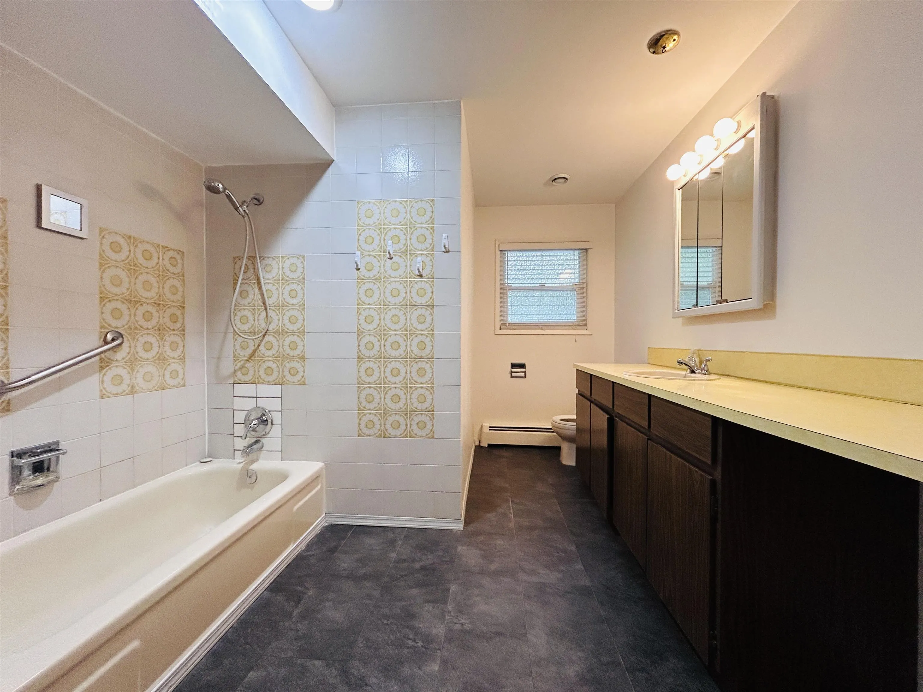 1404 Winslow Avenue