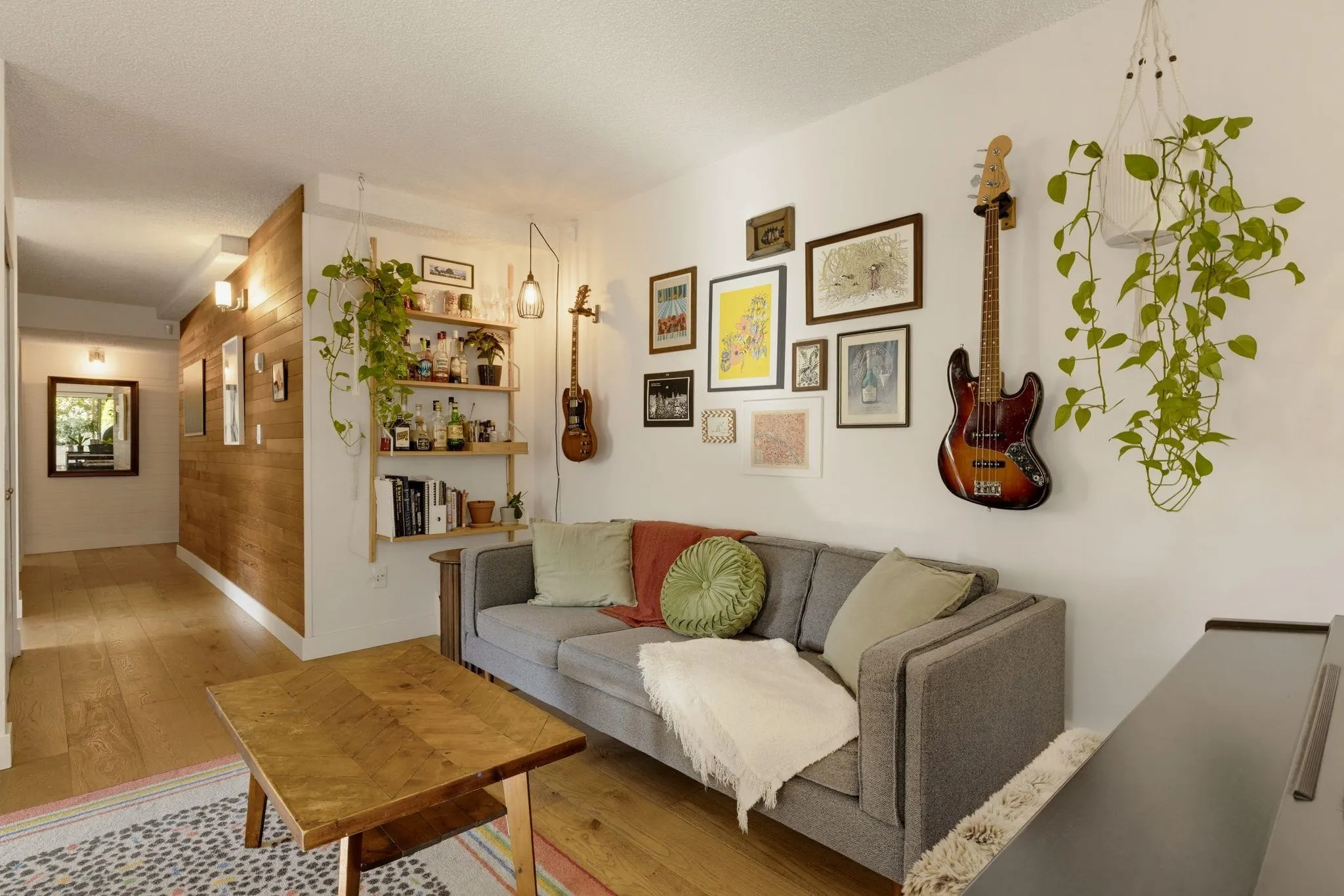 2336 Wall Street #214