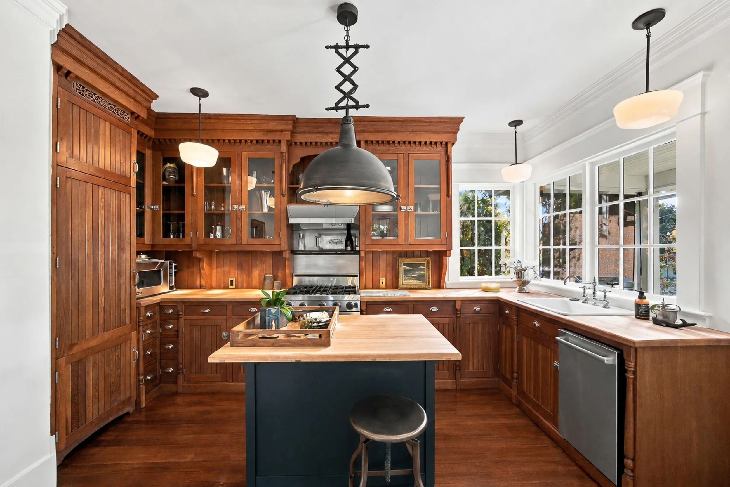 121 E 27th Street