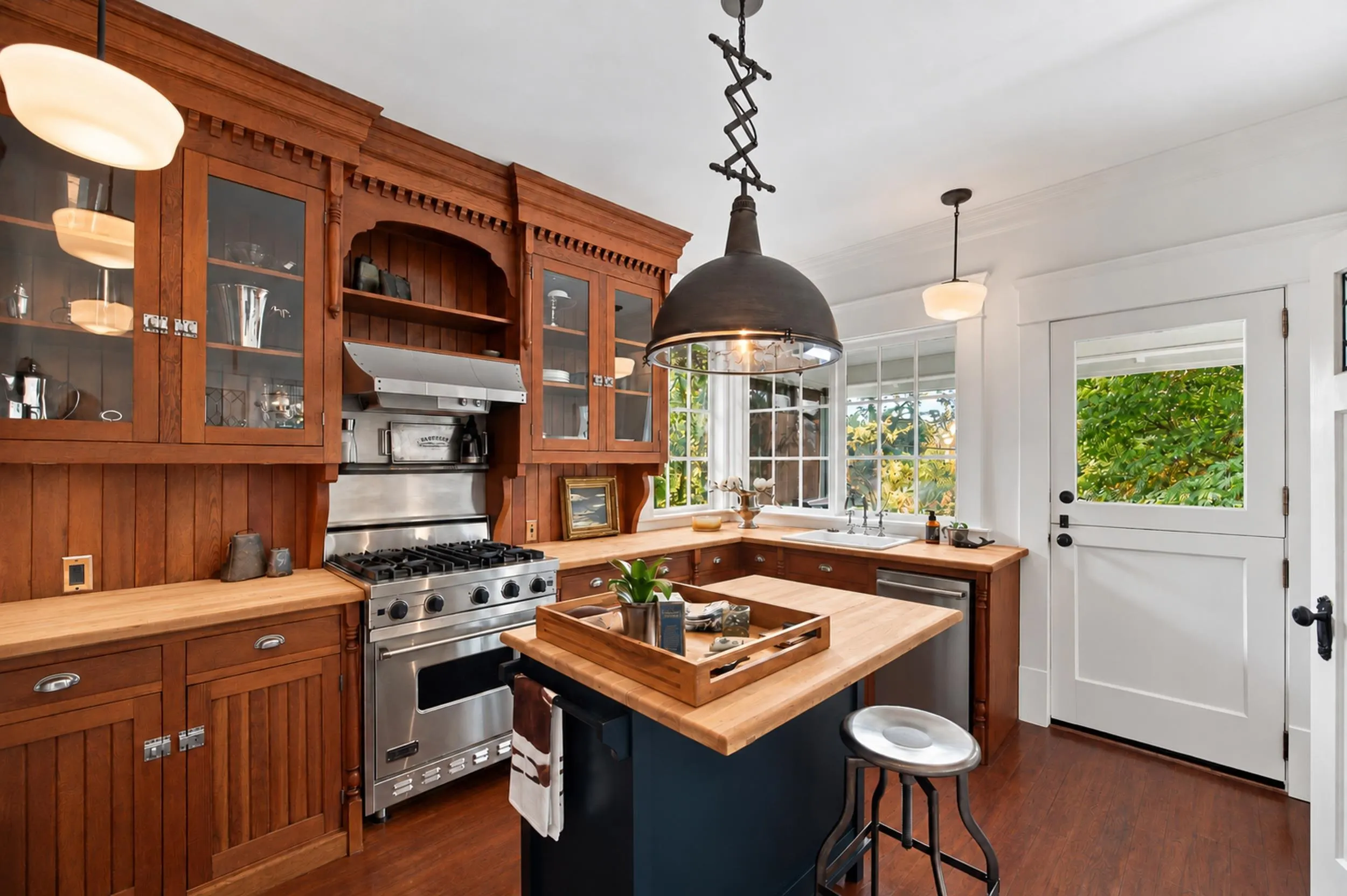 121 E 27th Street