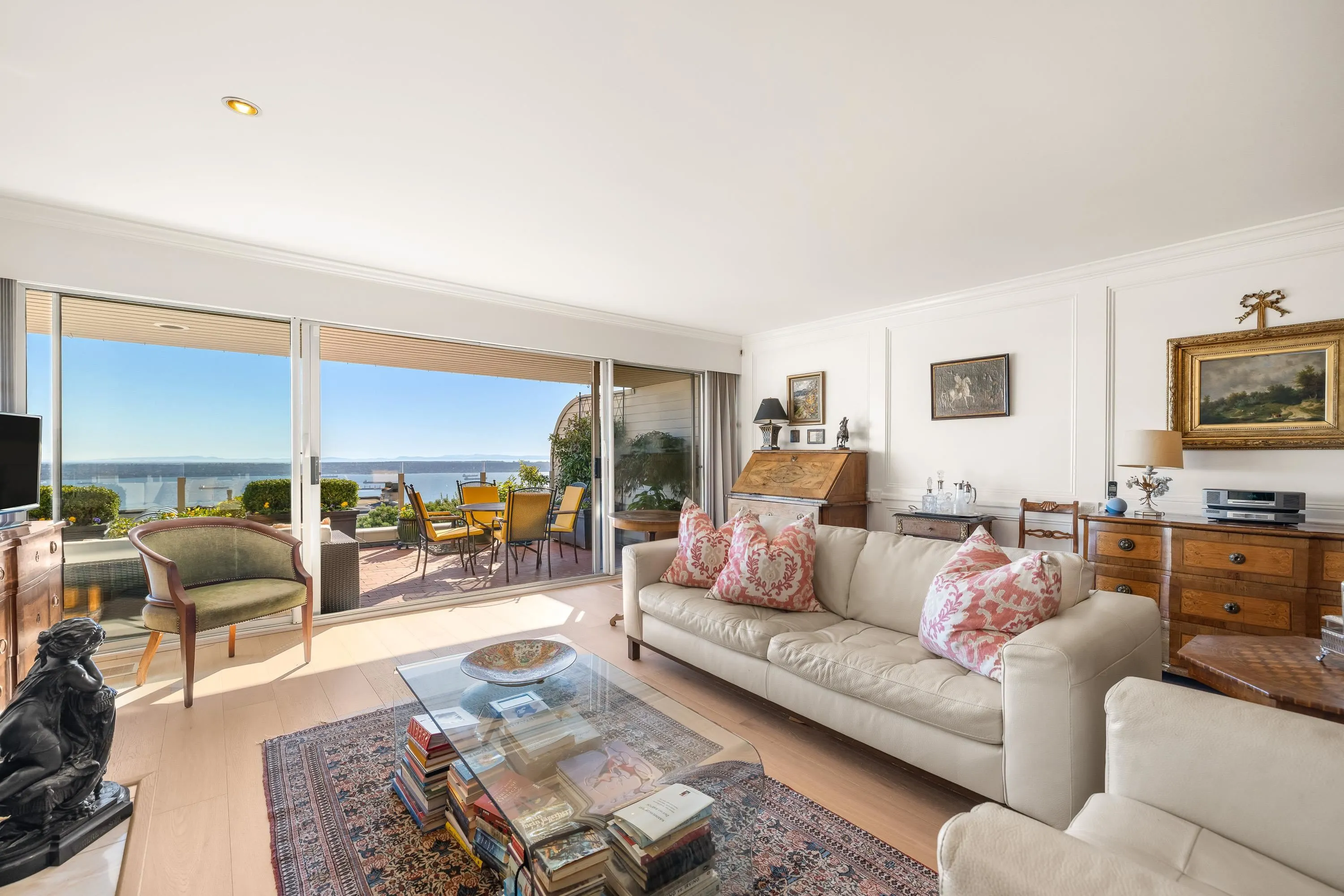 2274 Folkestone Way #102