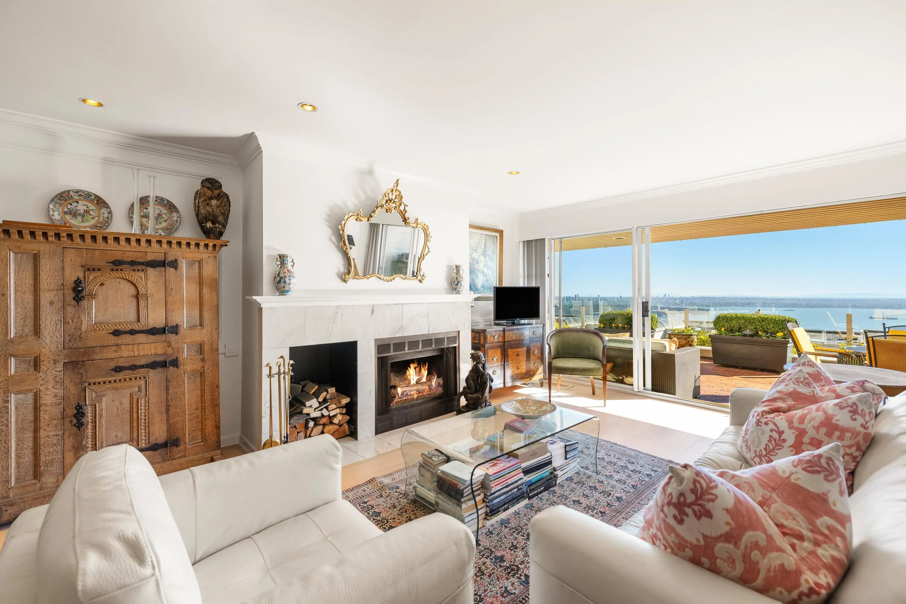 2274 Folkestone Way #102