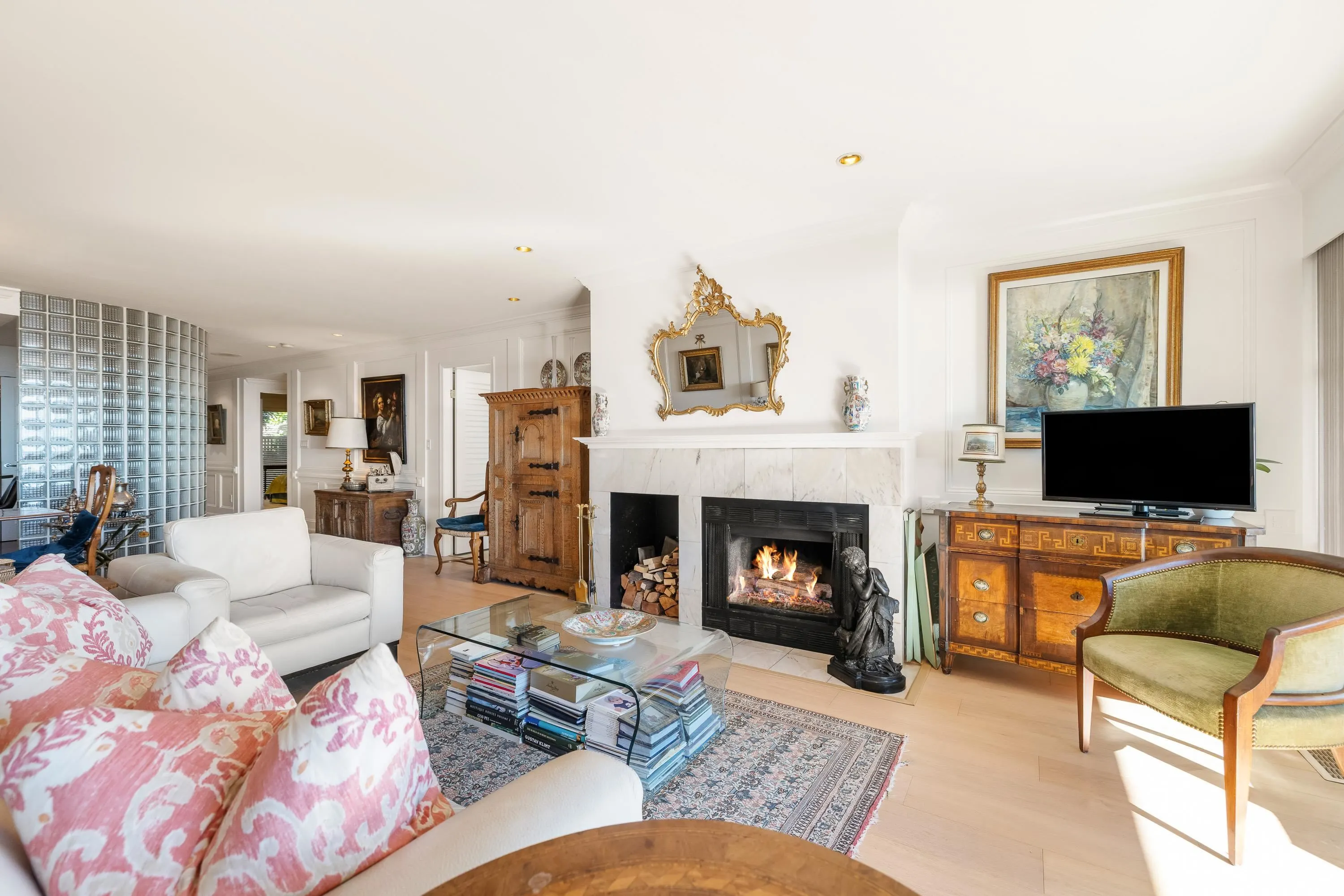 2274 Folkestone Way #102