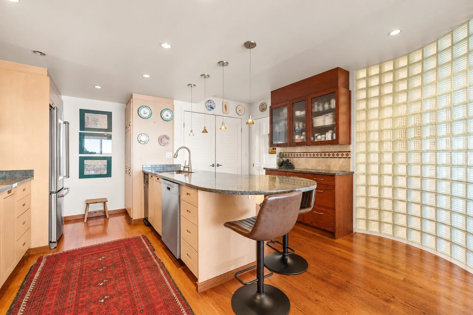 2274 Folkestone Way #102