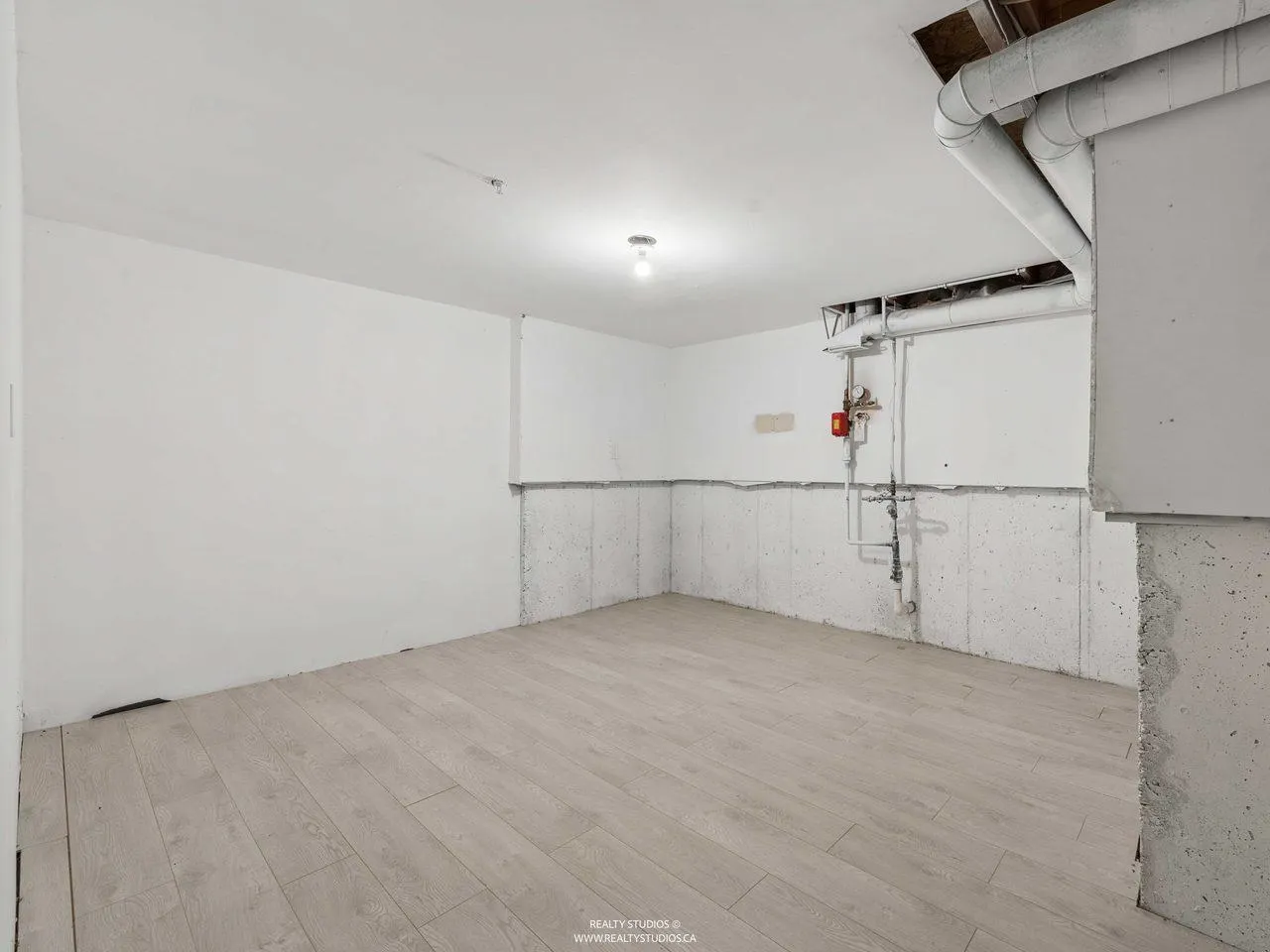 19841 Sunnyside Place