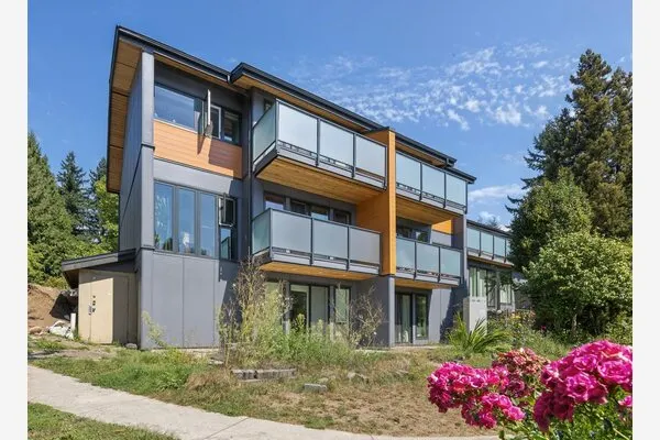 1084 Lillooet Road