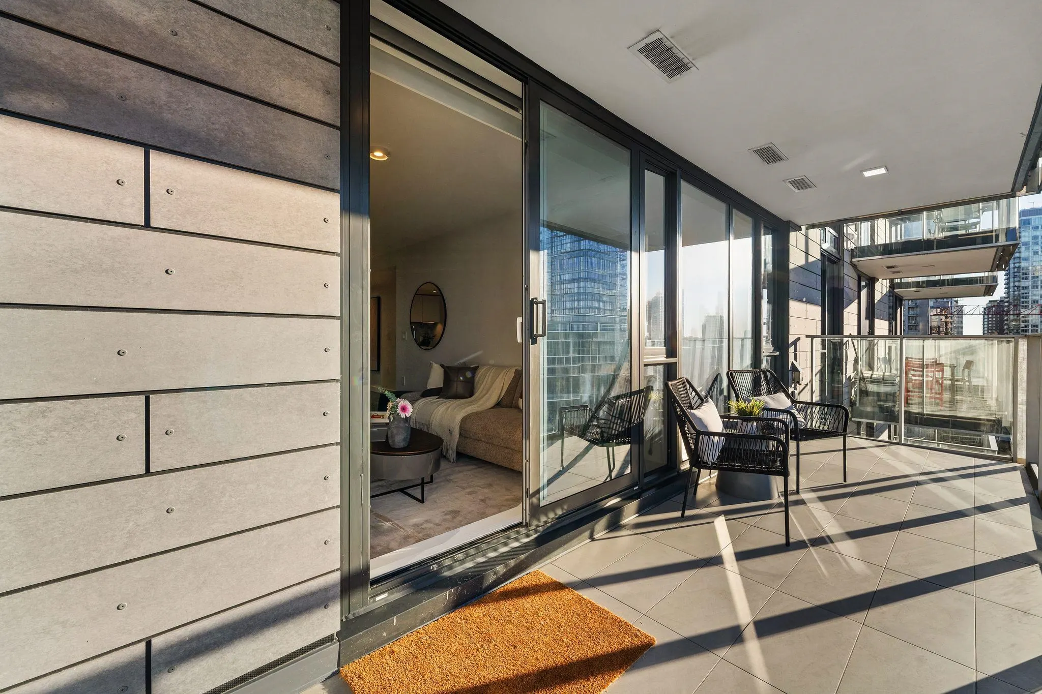 1111 Richards Street #1610