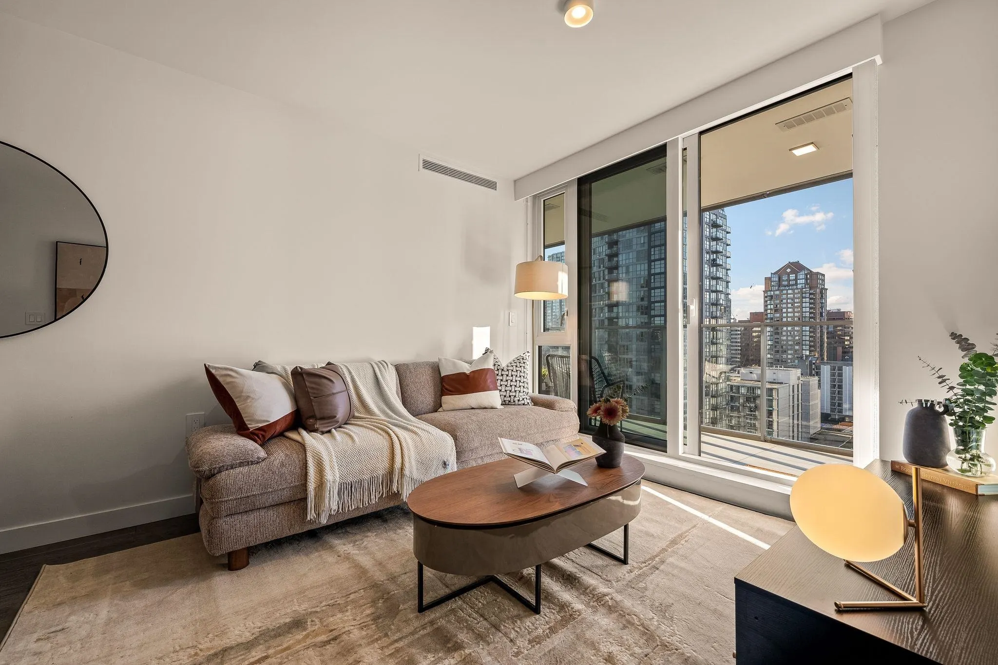 1111 Richards Street #1610
