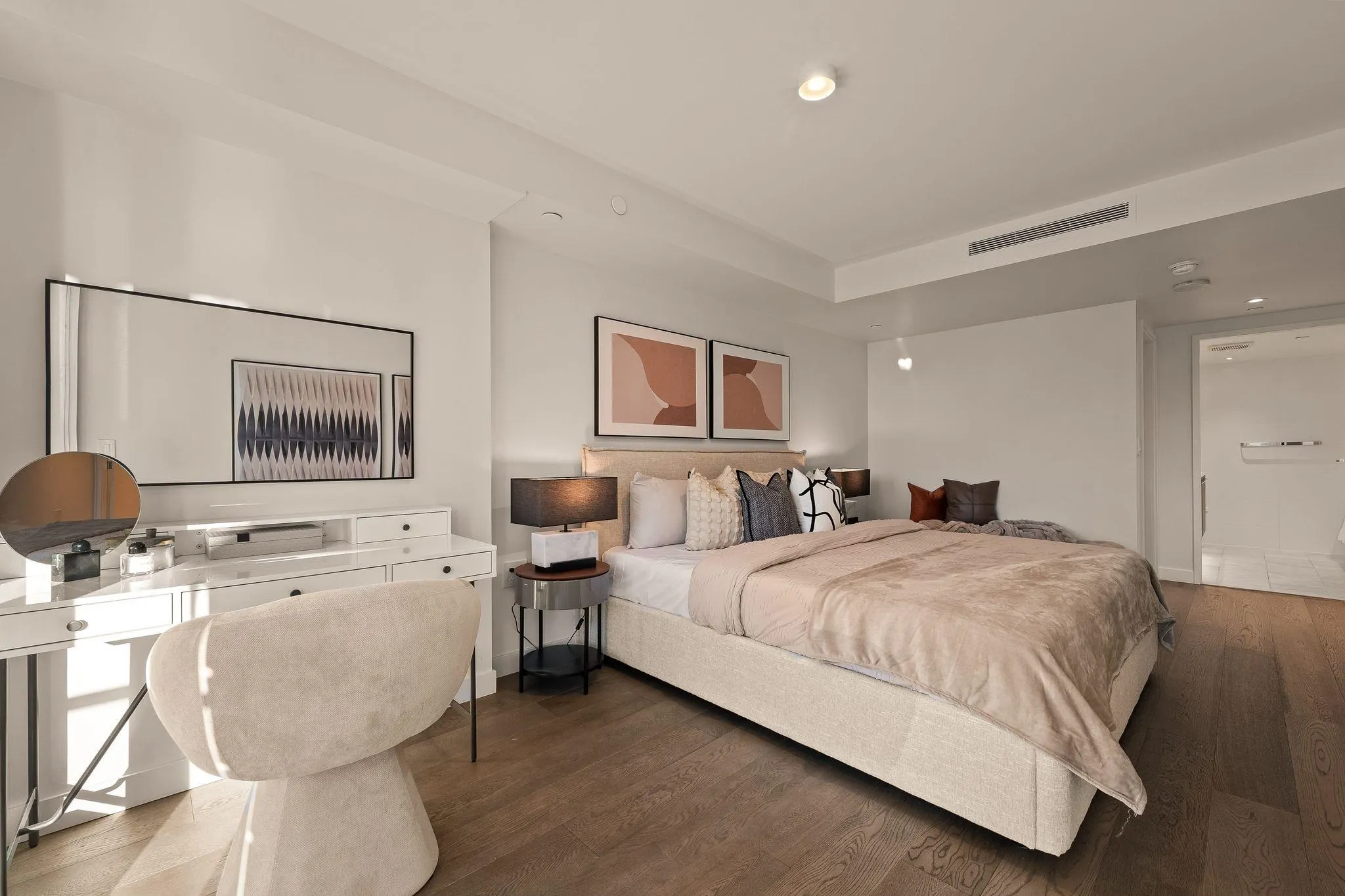 1111 Richards Street #1610