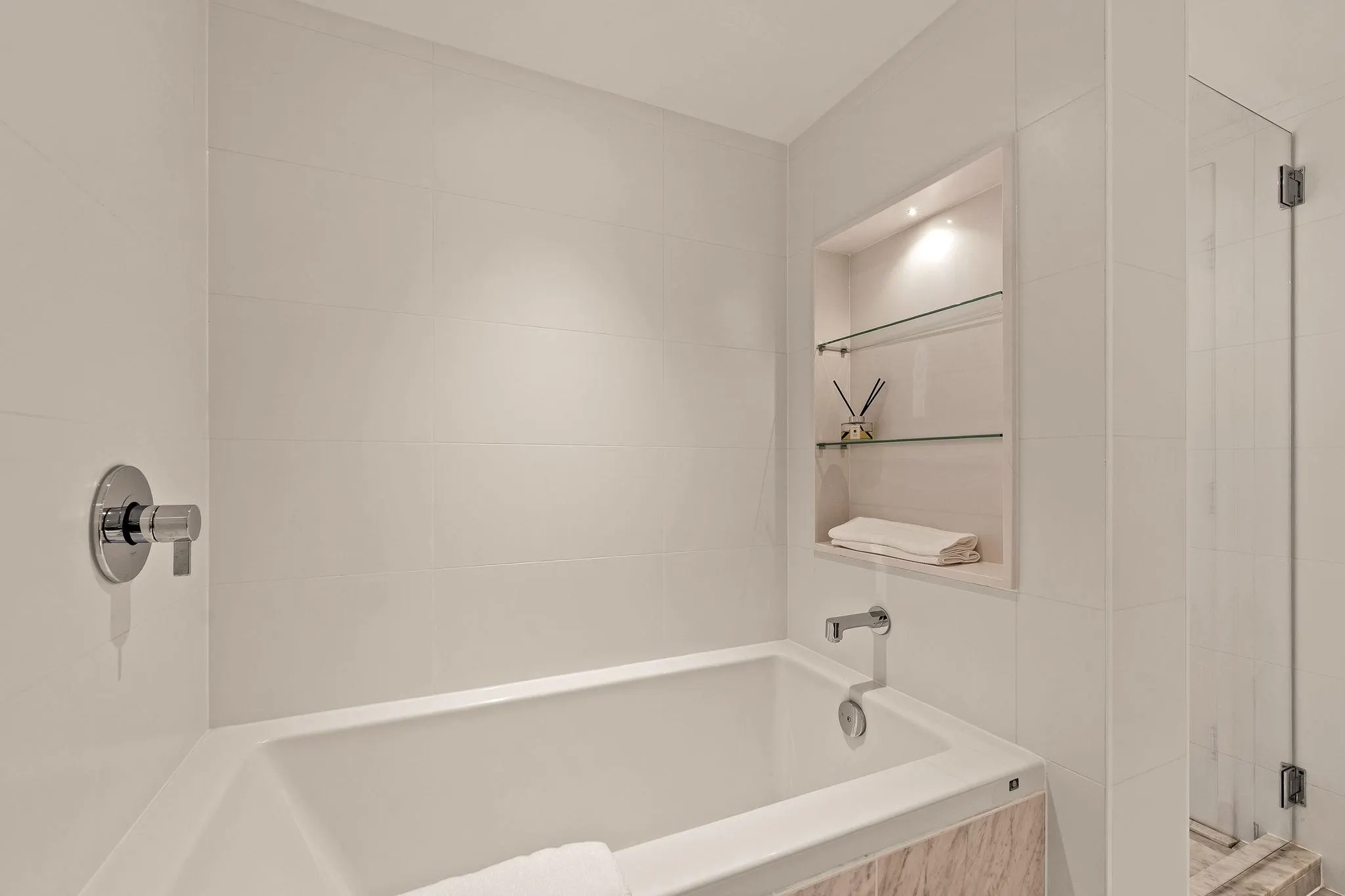 1111 Richards Street #1610
